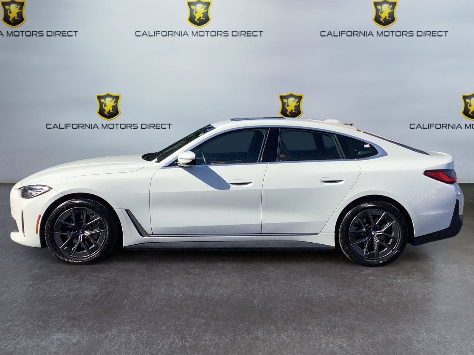 BMW i4 photo 2