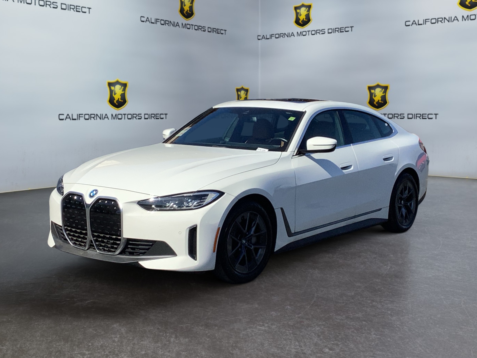 BMW i4 photo 22