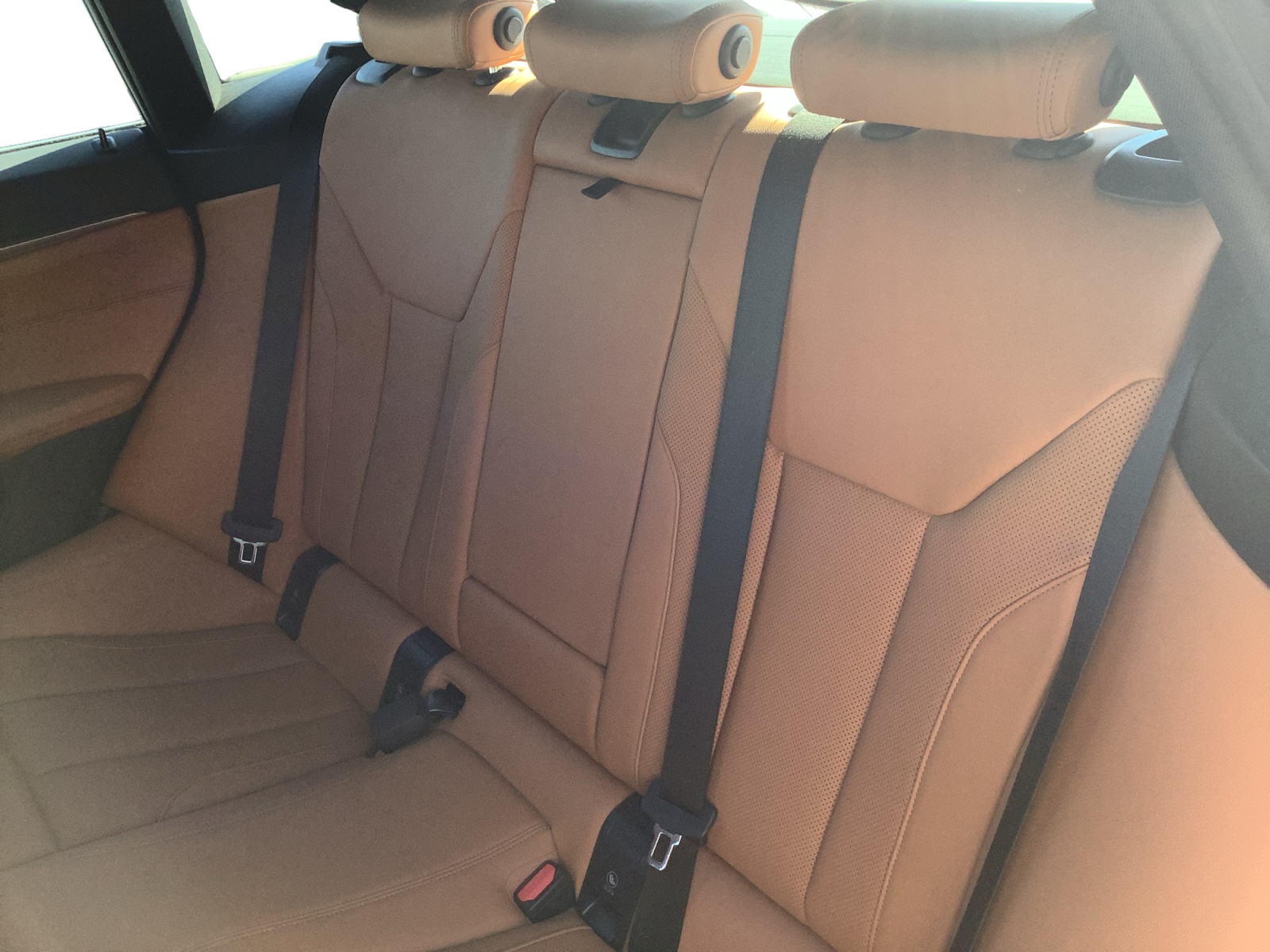 BMW i4 photo 13