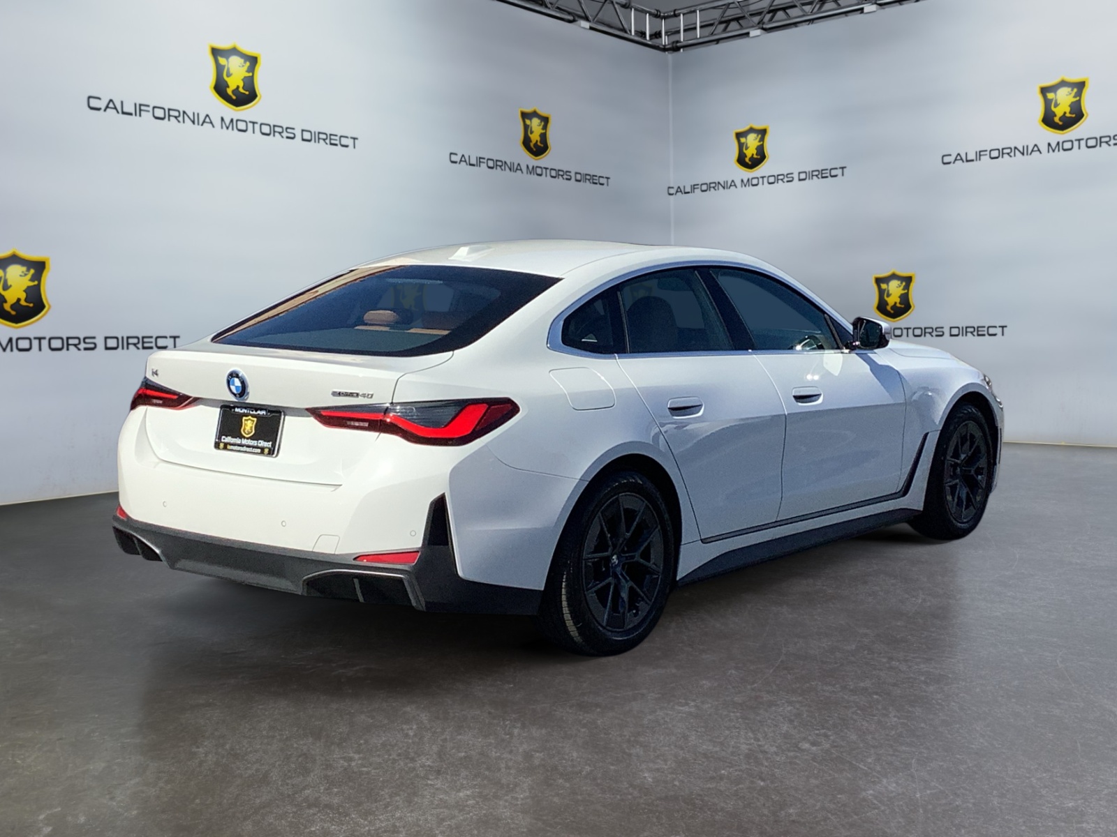BMW i4 photo 5