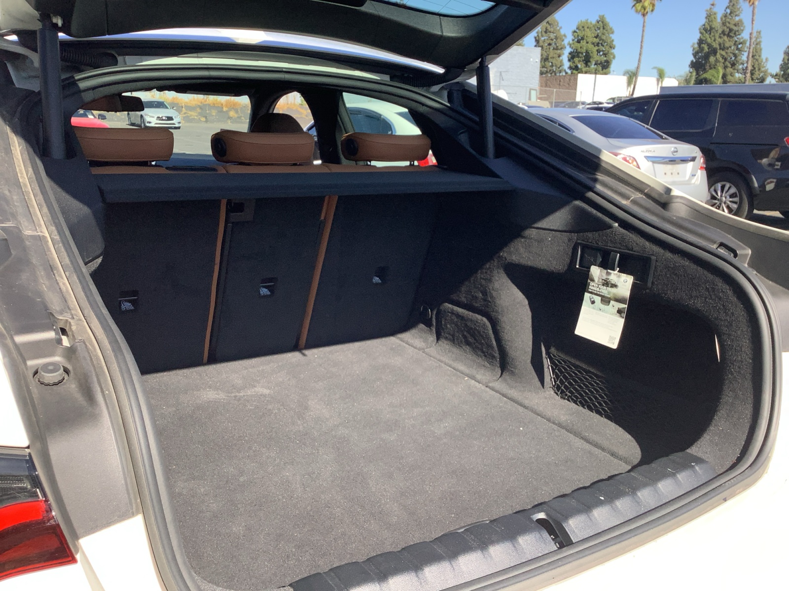 BMW i4 photo 17