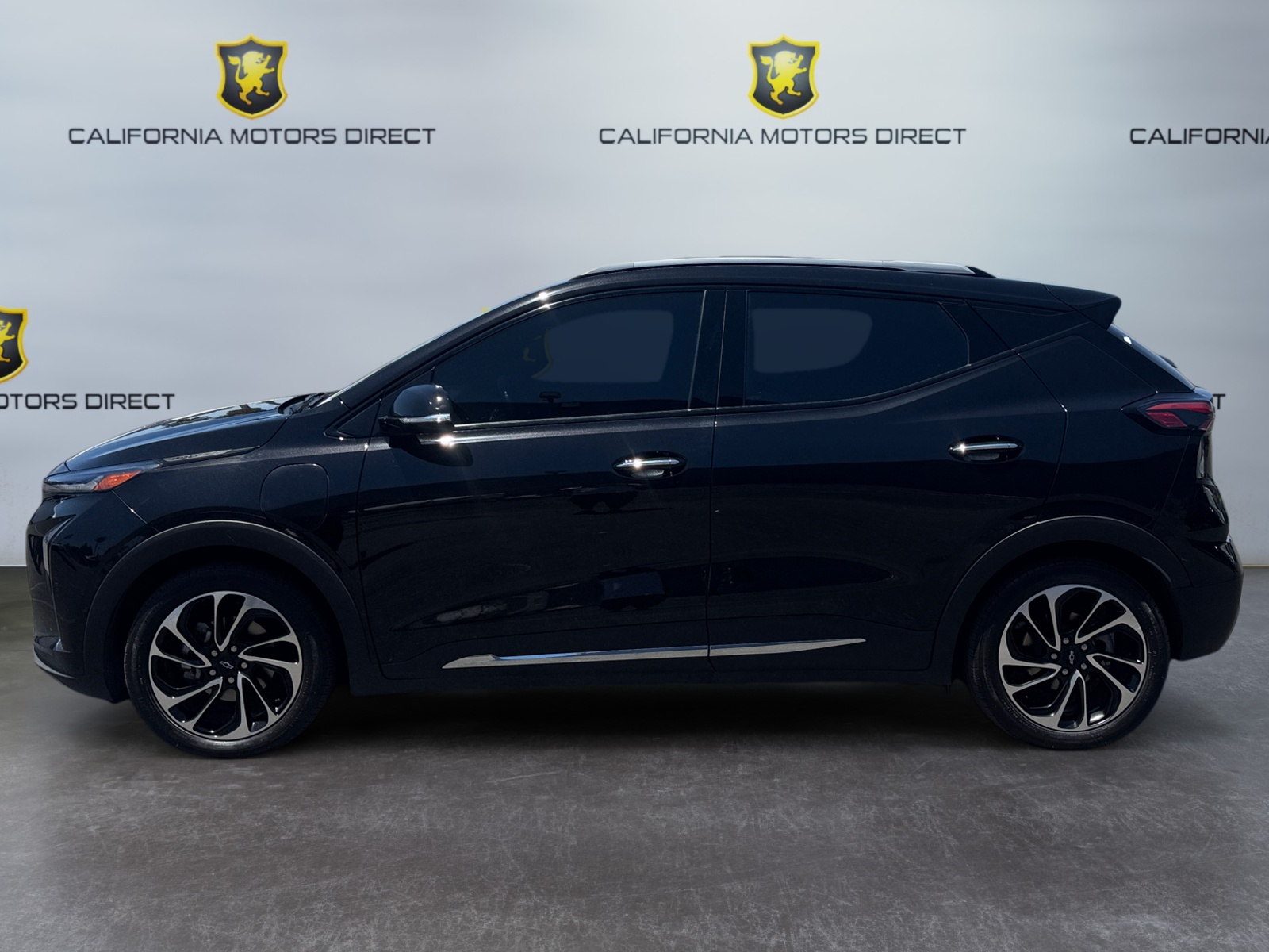 View vehicle photo 2