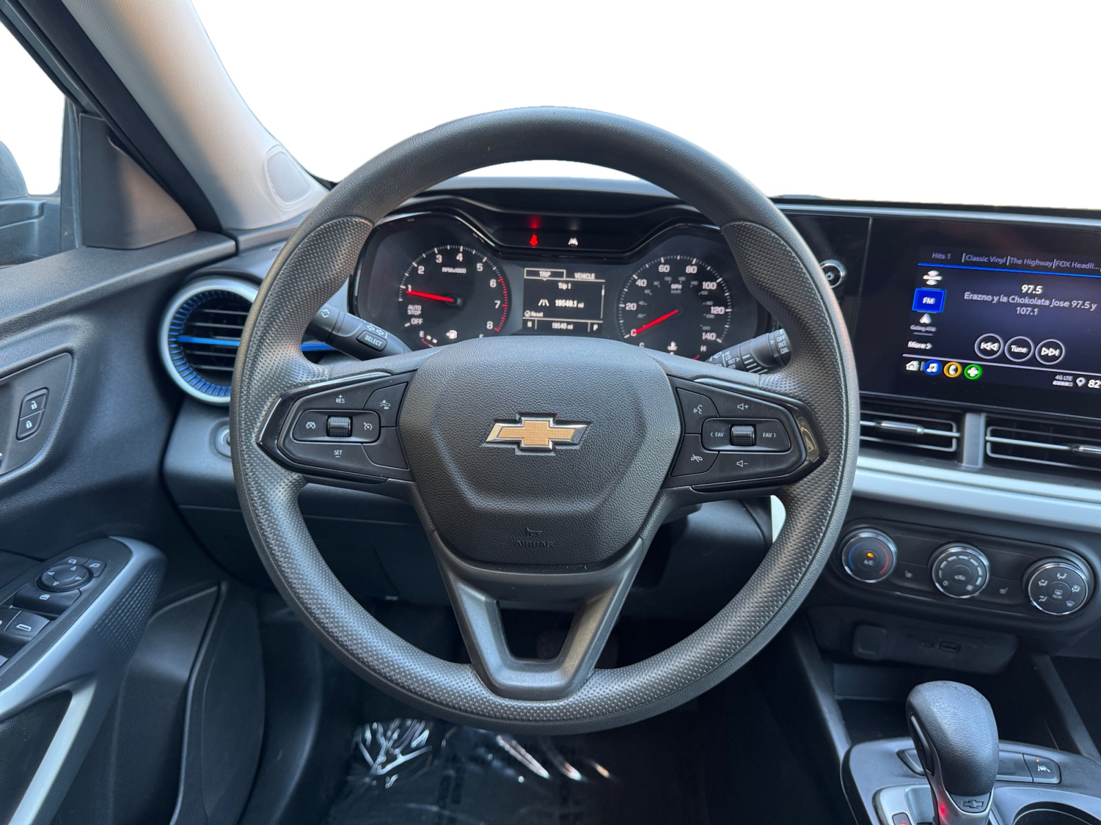Chevrolet Trax photo 12