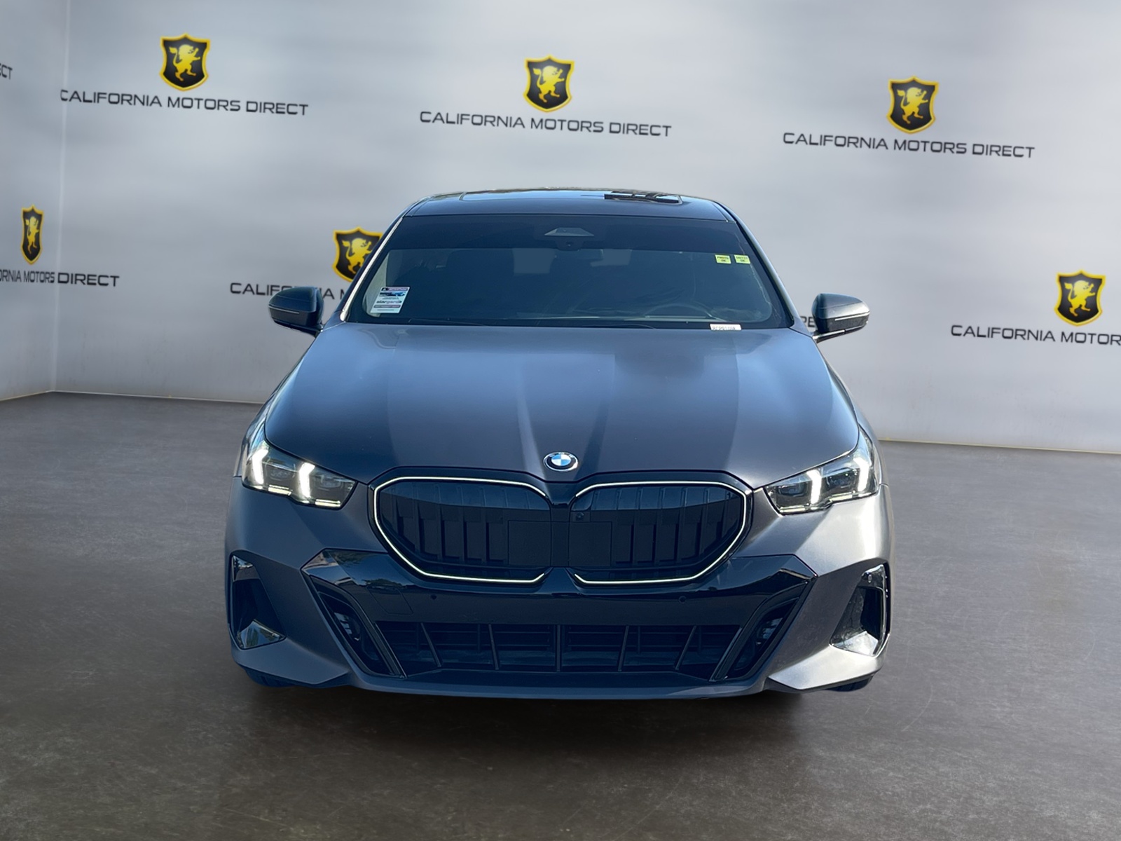 BMW 5 Series photo 8