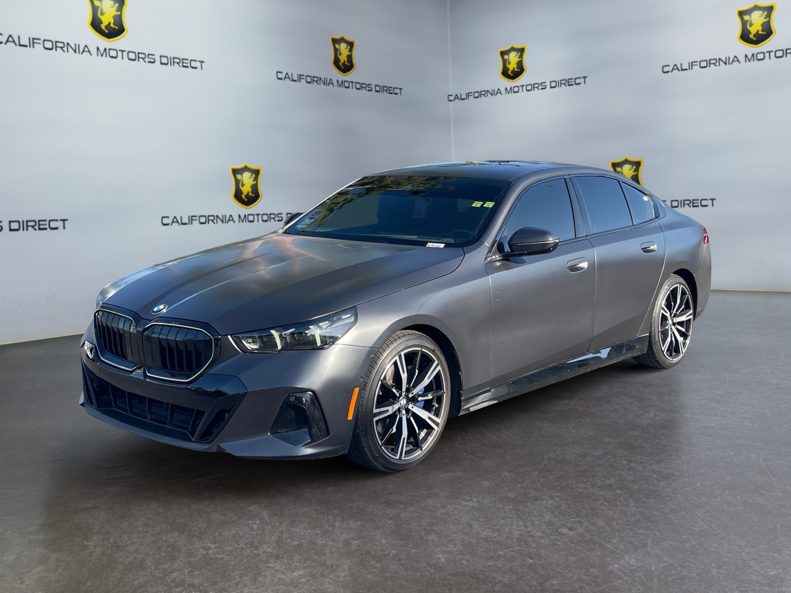 BMW 5 Series photo 9