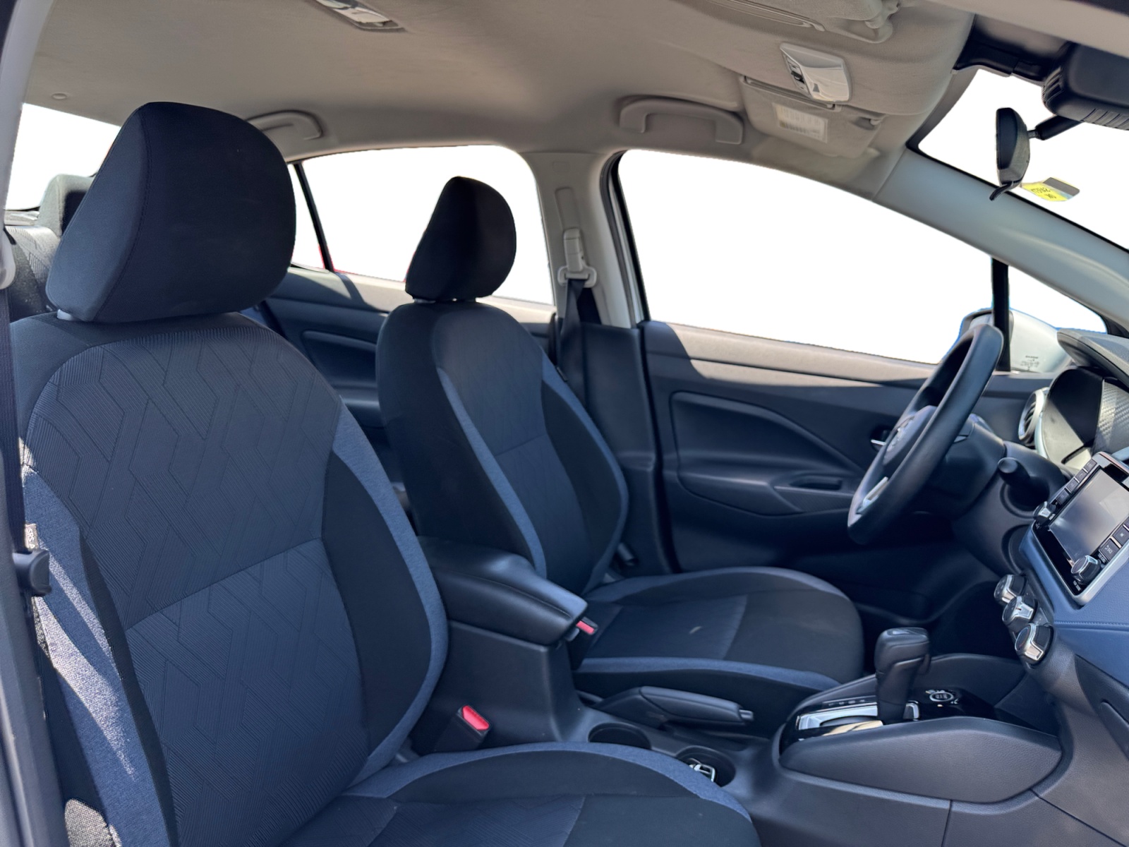2025 Nissan Versa Sedan SV - Photo 15