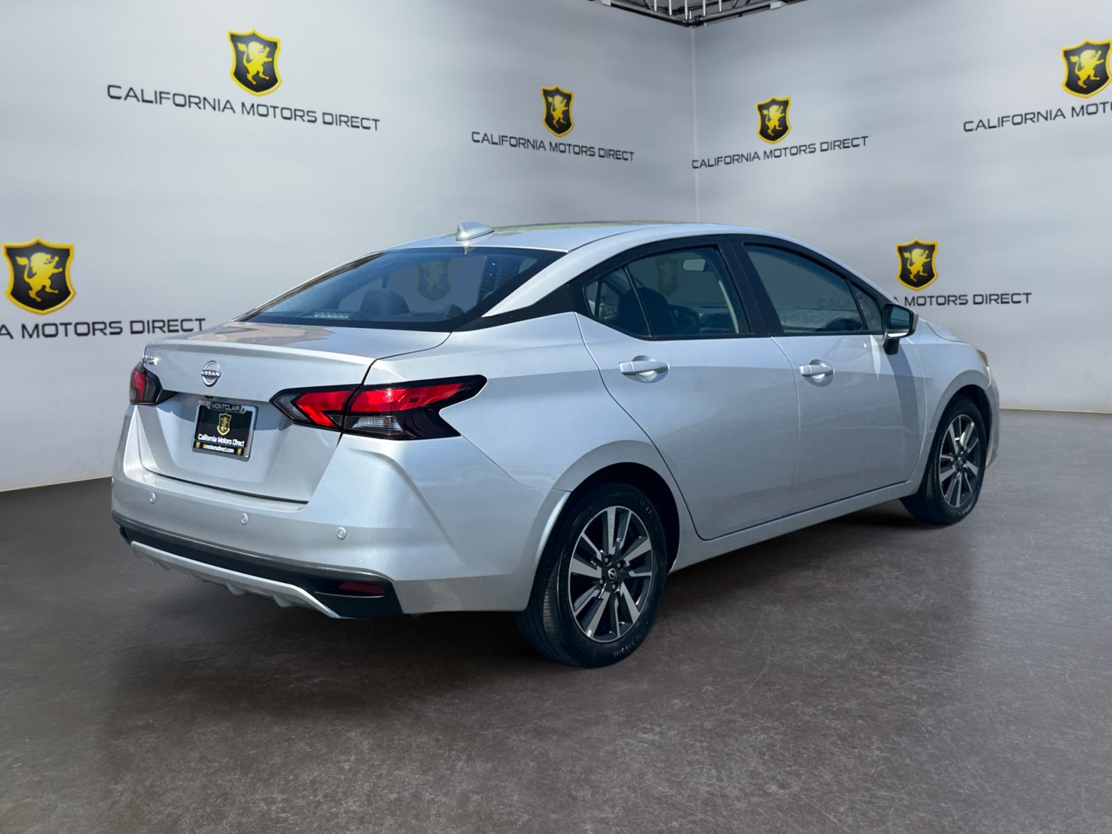 2025 Nissan Versa Sedan SV - Photo 5