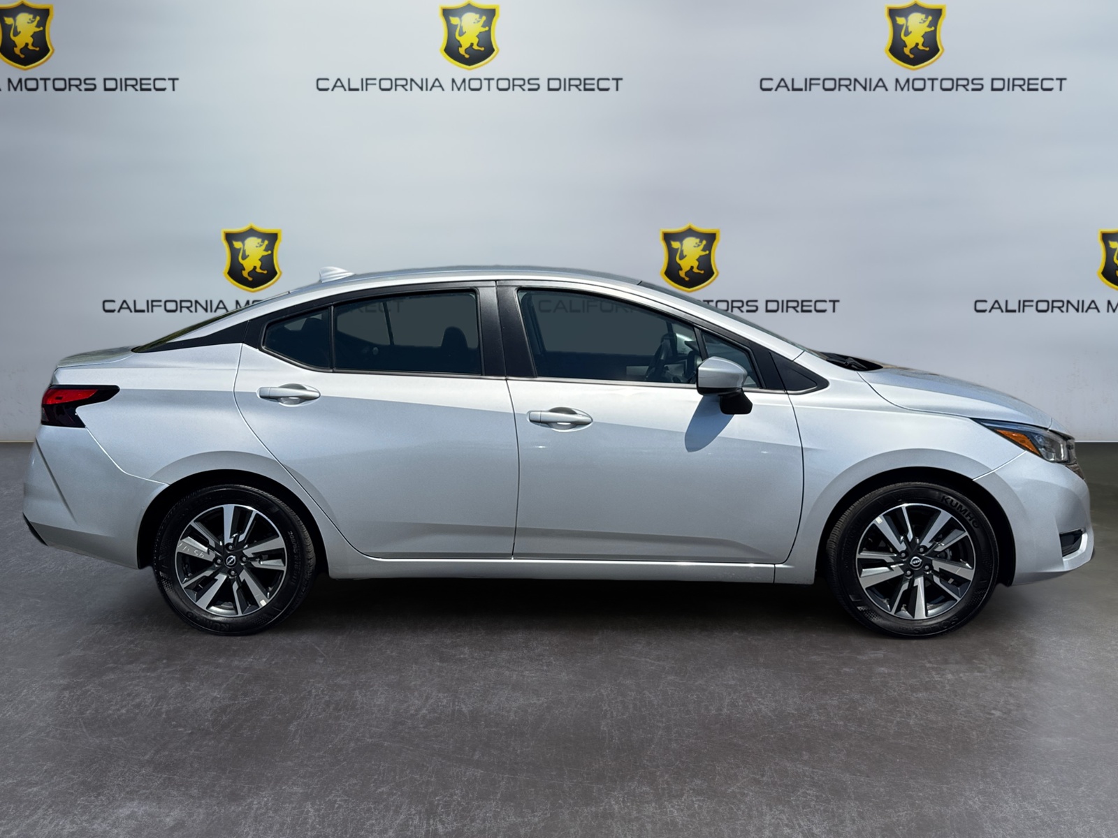 2025 Nissan Versa Sedan SV - Photo 6