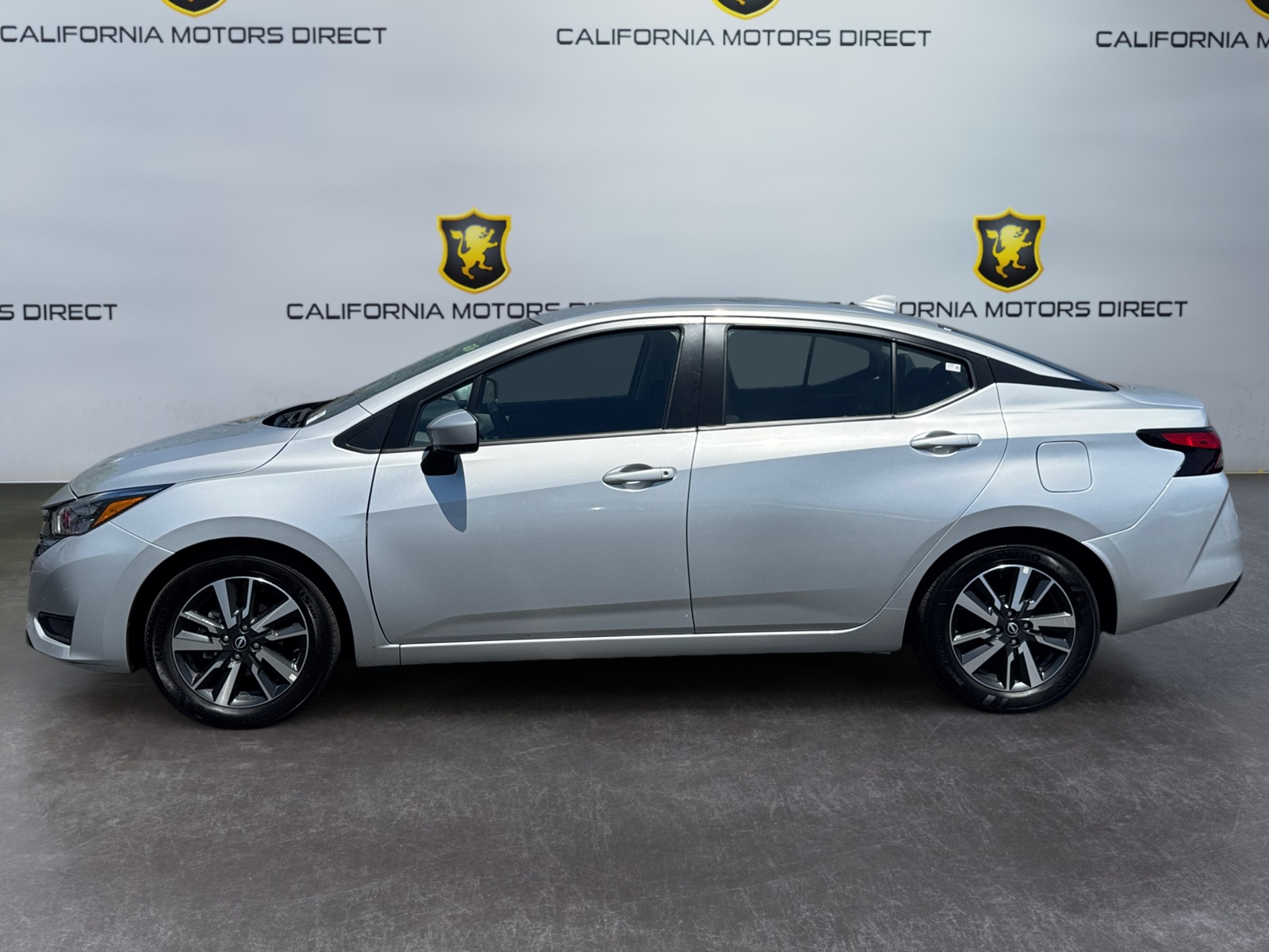 2025 Nissan Versa Sedan SV - Photo 2