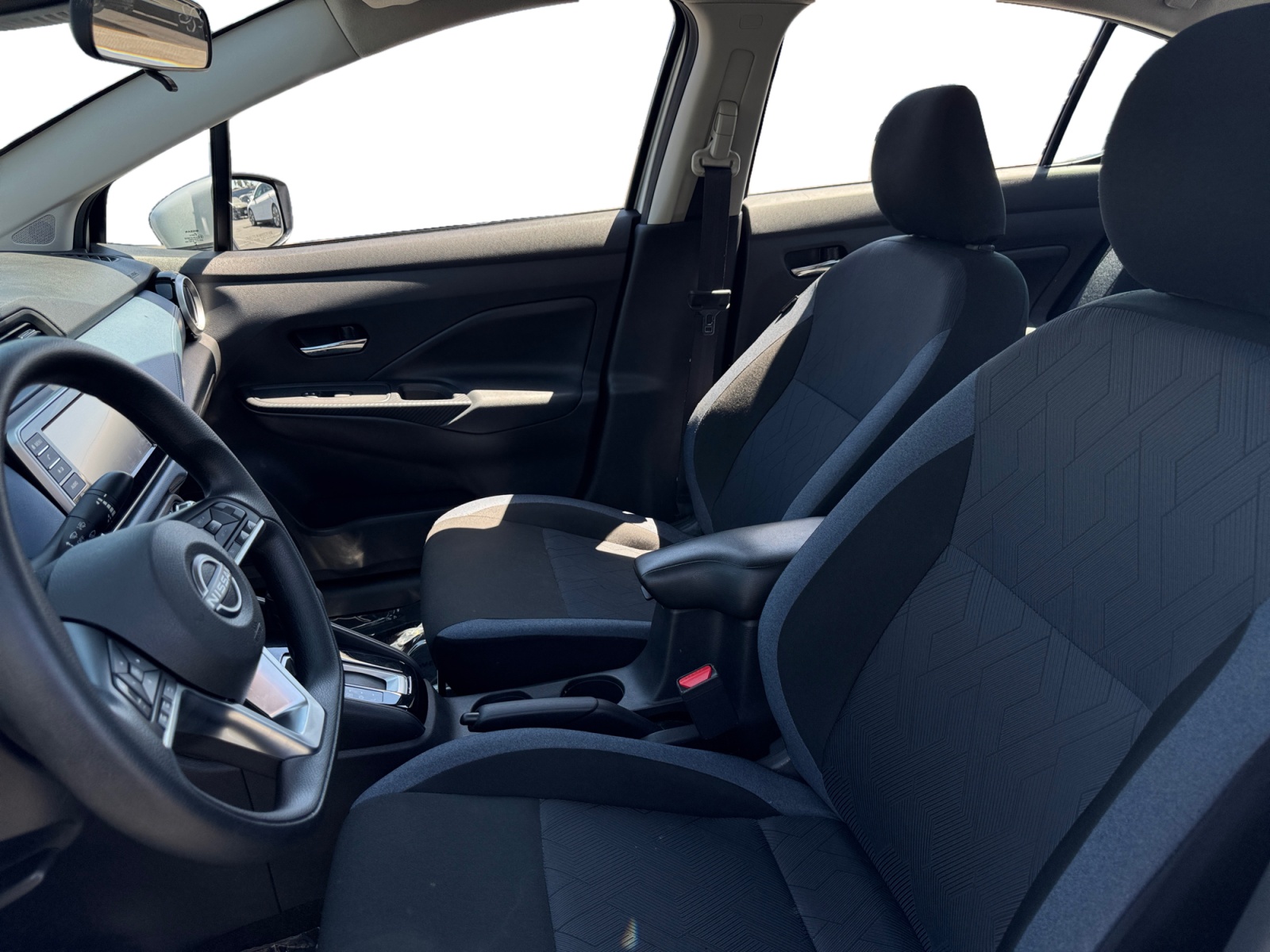 2025 Nissan Versa Sedan SV - Photo 9