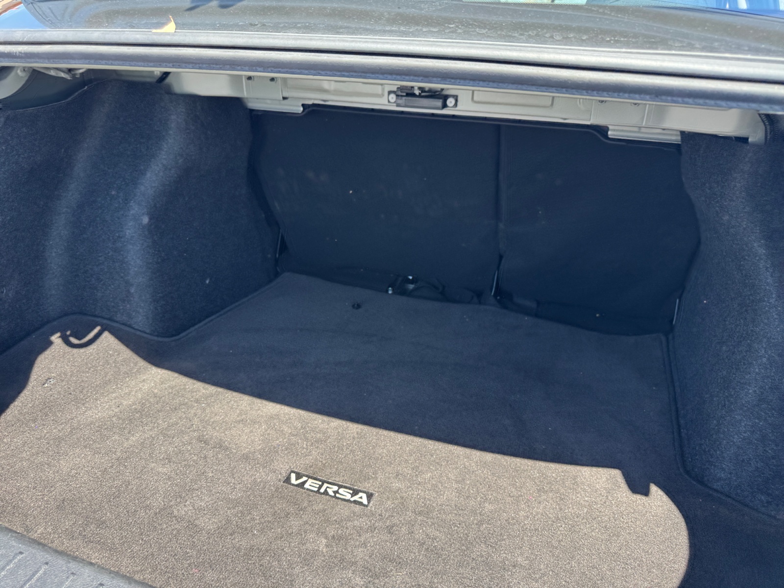 2025 Nissan Versa Sedan SV - Photo 17