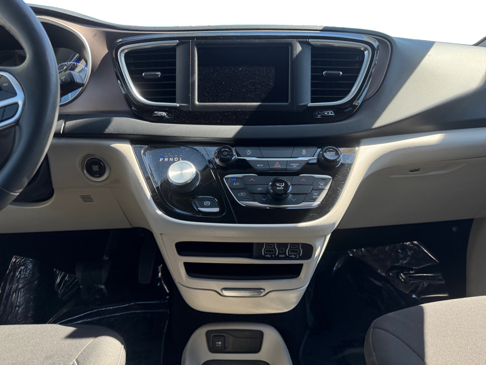 Chrysler Voyager photo 10