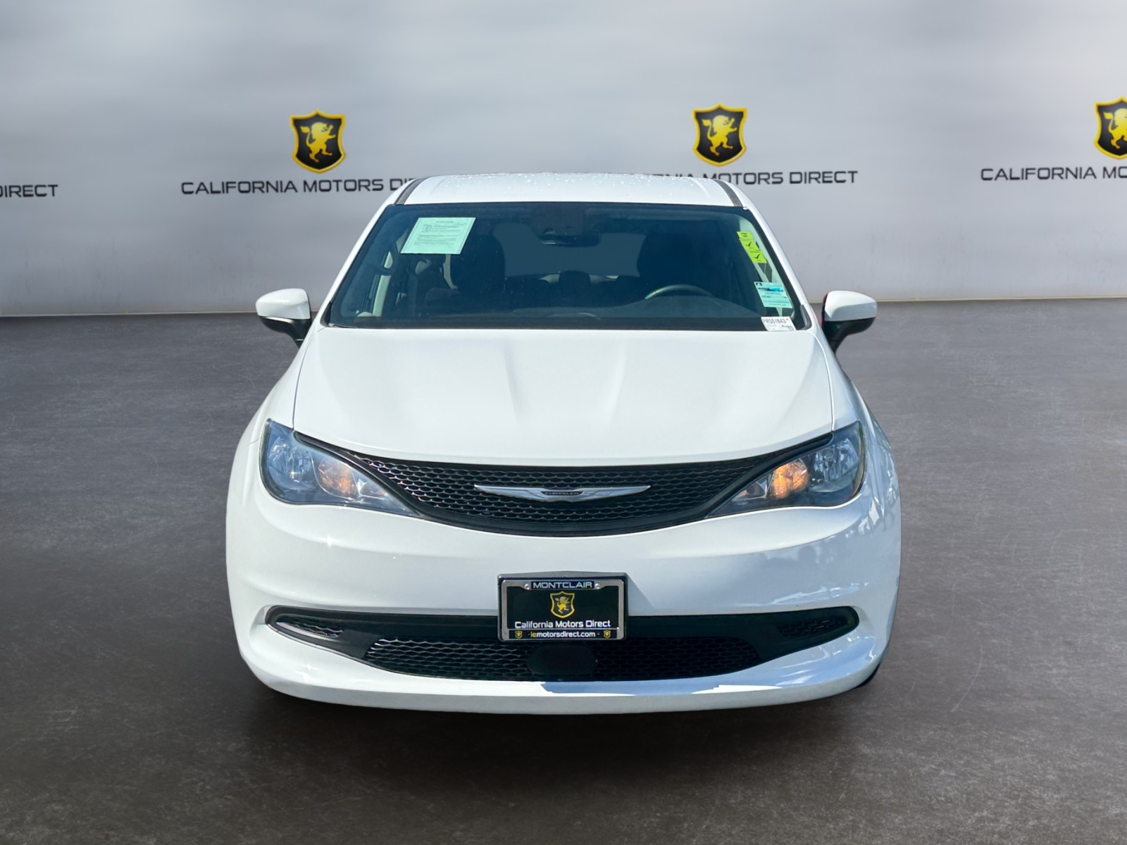 2023 Chrysler Voyager LX - Photo 8