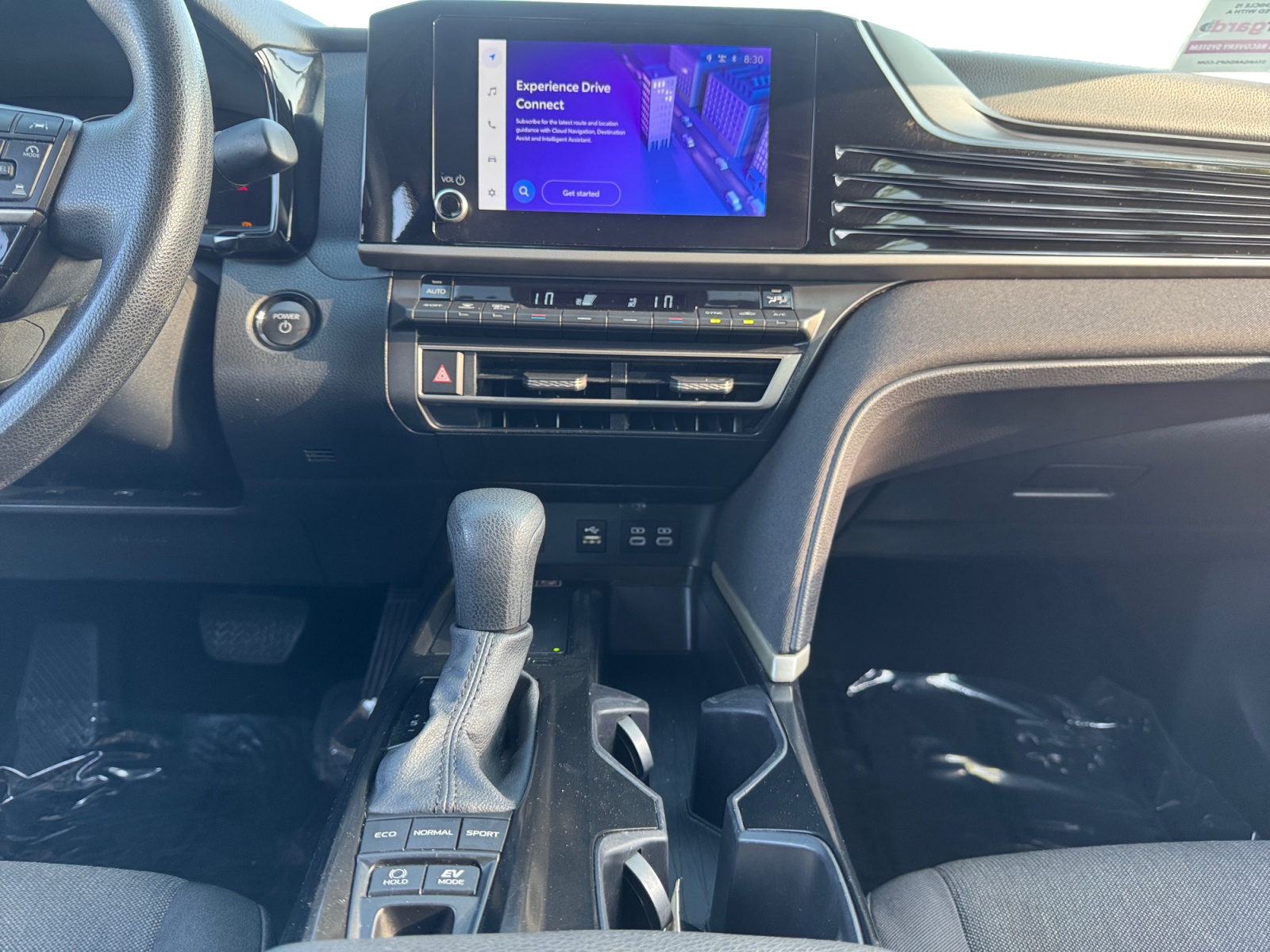 2025 Toyota Camry LE - Photo 11