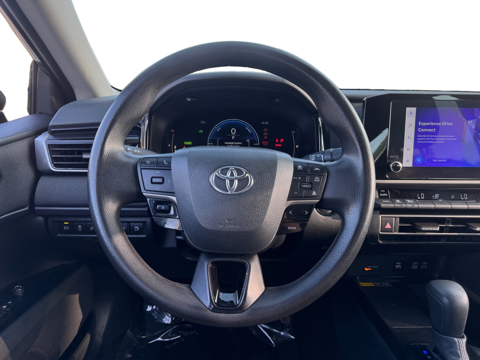 2025 Toyota Camry LE - Photo 12