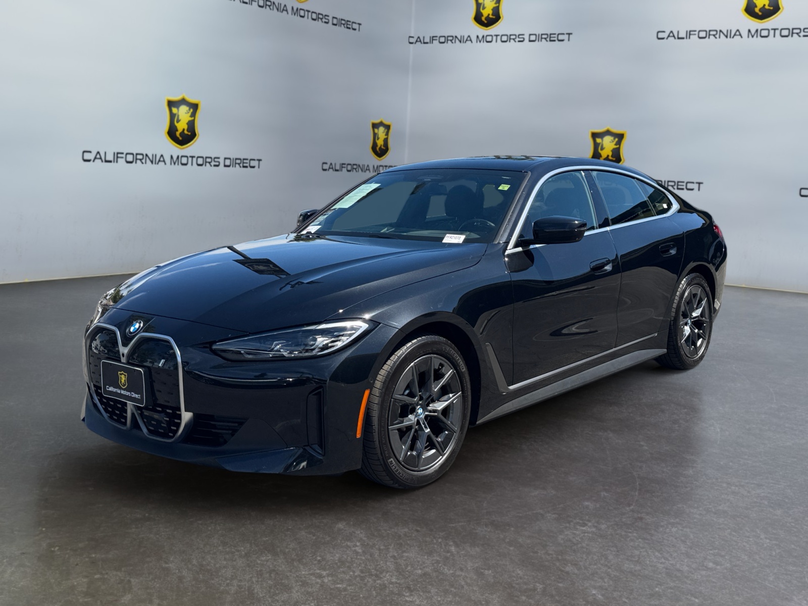 BMW i4 photo 24