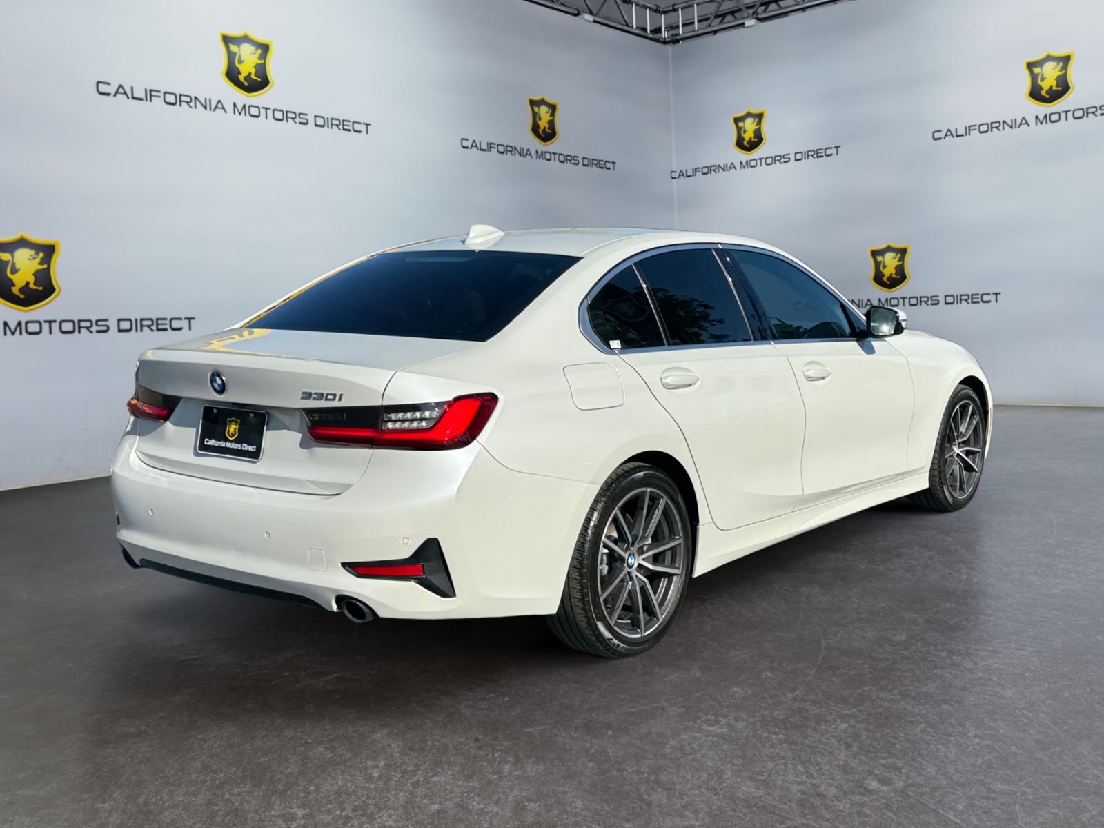 BMW 3 Series photo 5