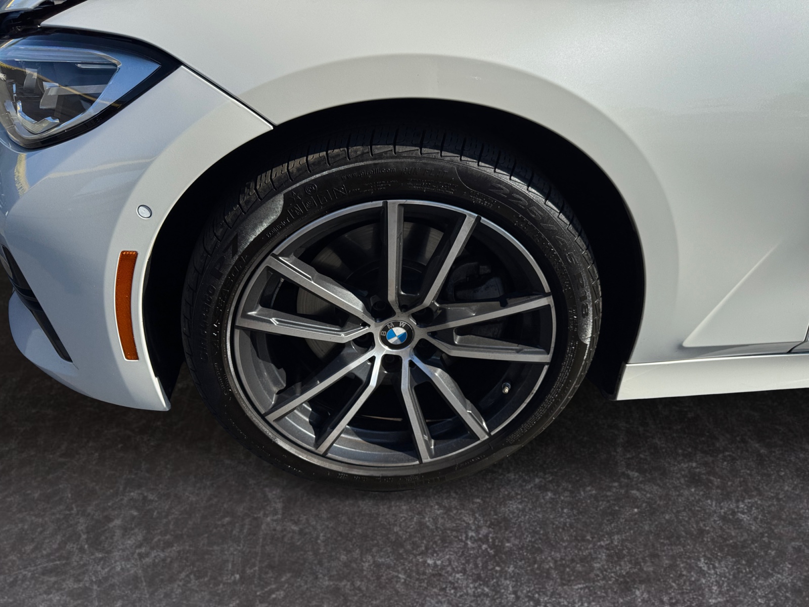 BMW 3 Series photo 14