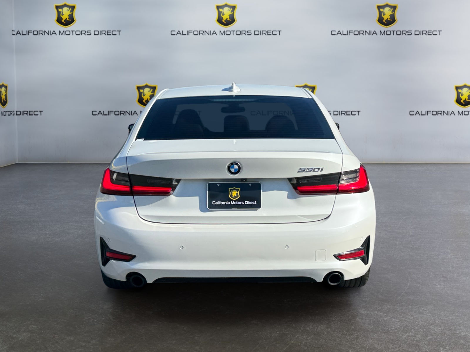 BMW 3 Series photo 4