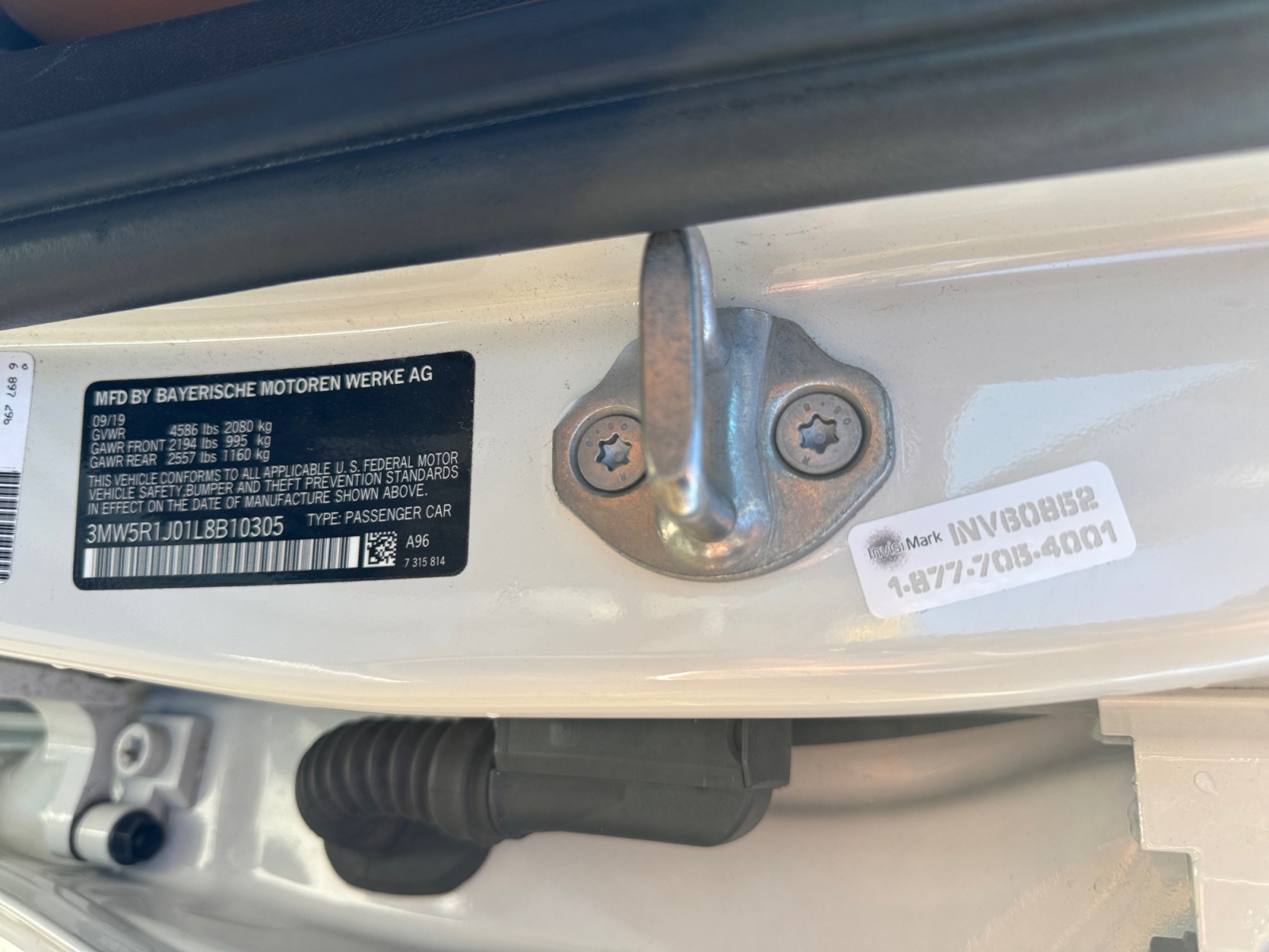 BMW 3 Series photo 16