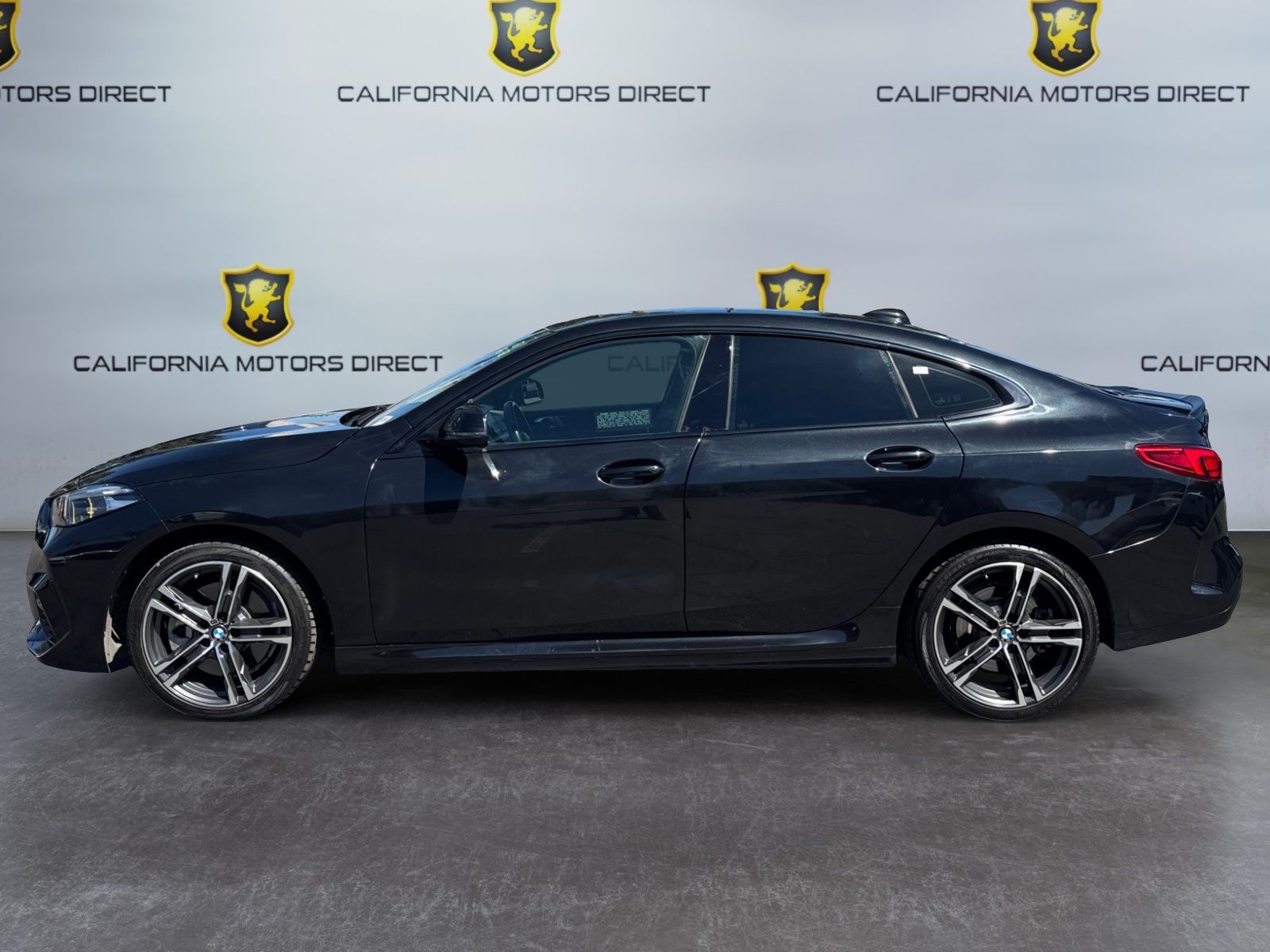 BMW 2 Series photo 2