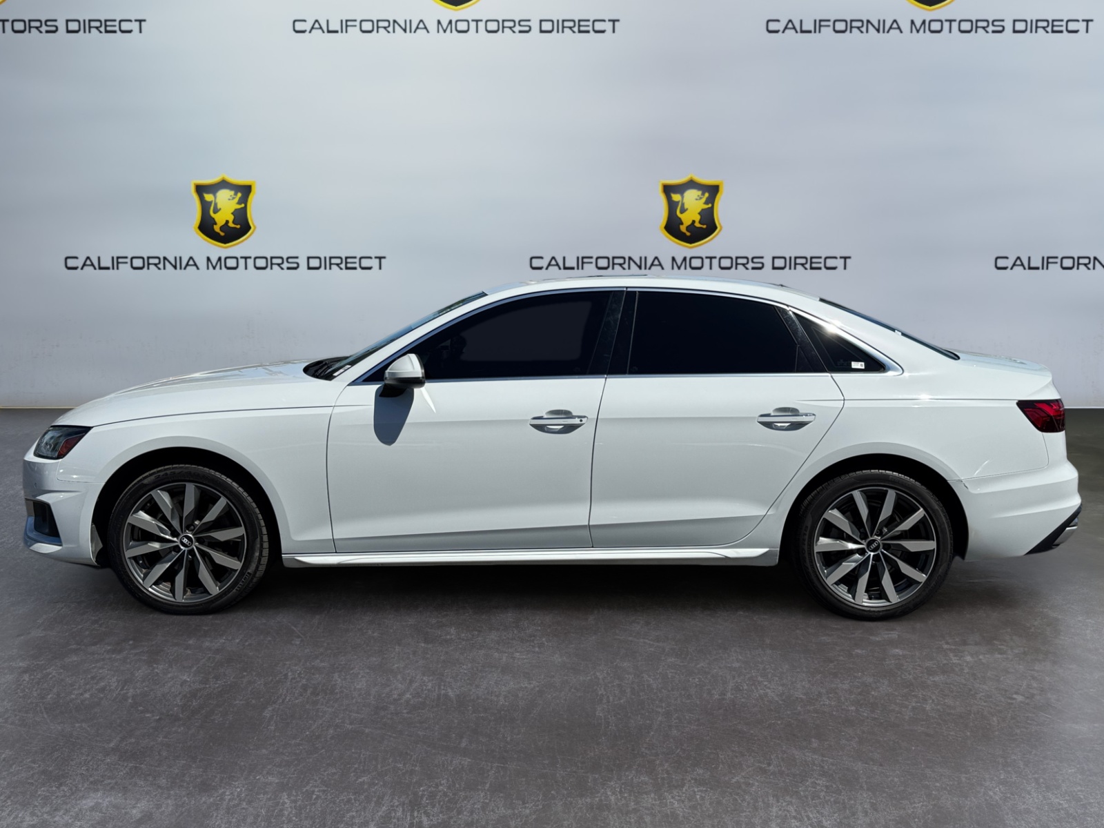 Audi A4 photo 2