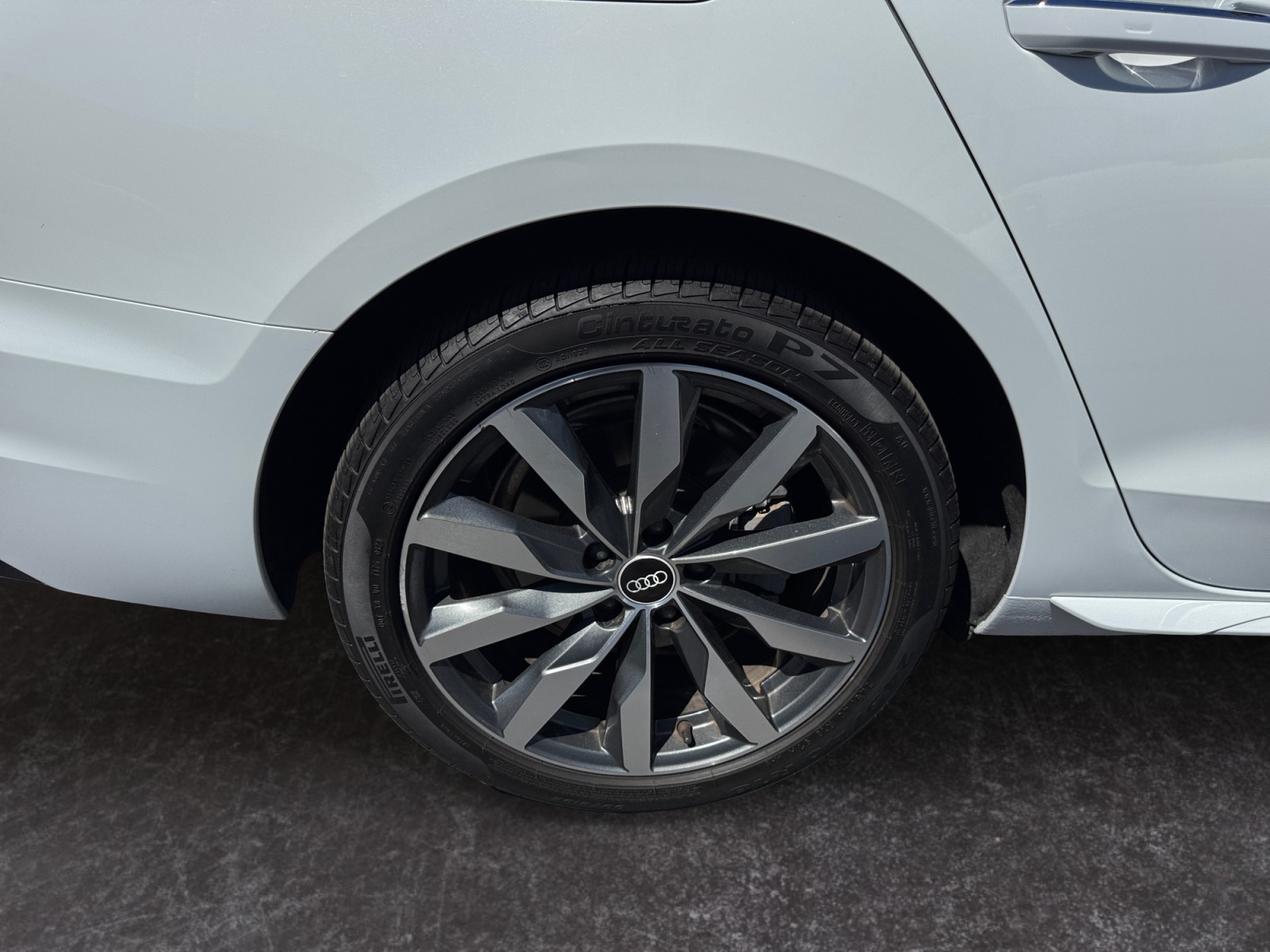 Audi A4 photo 14
