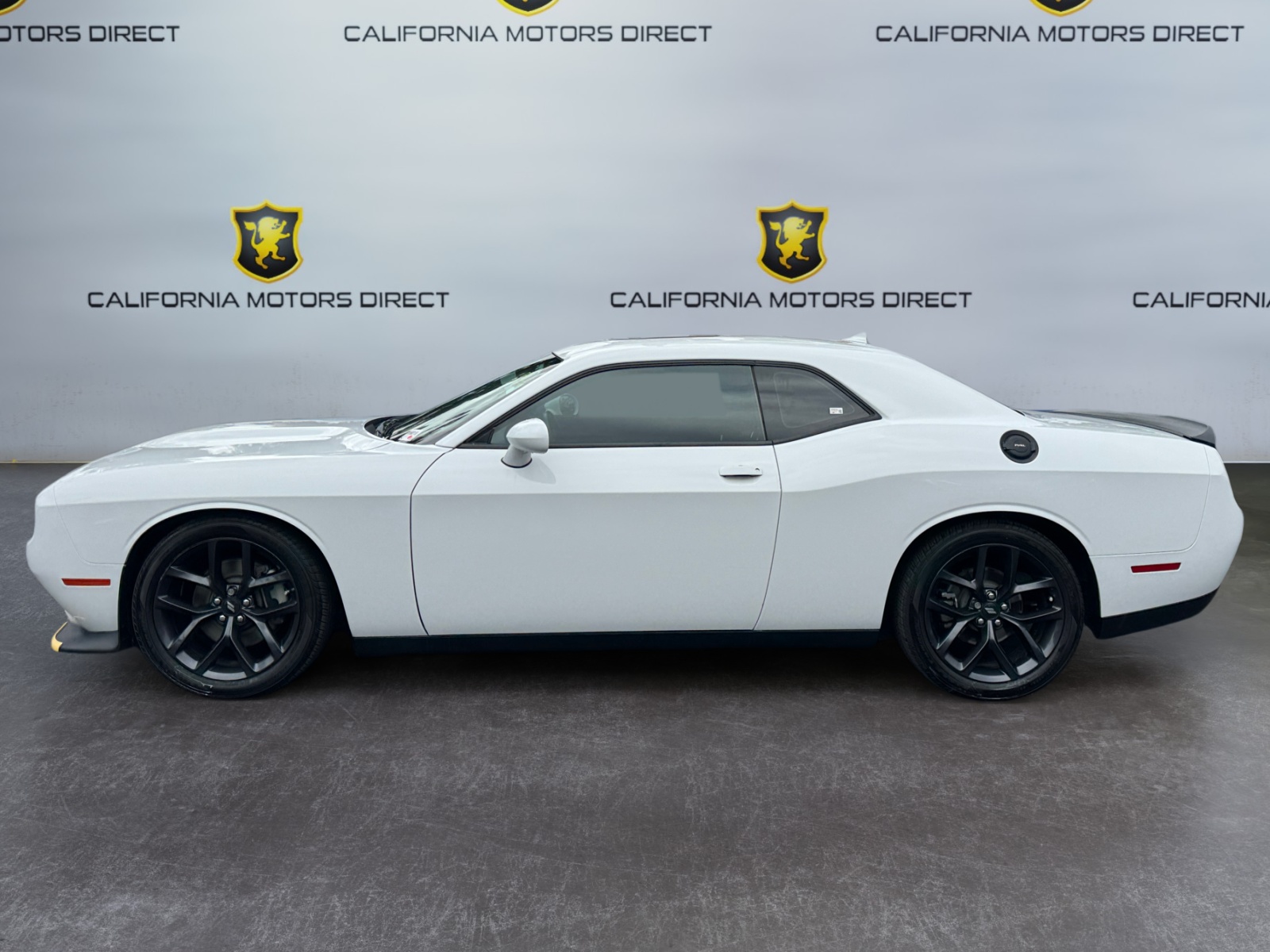 Dodge Challenger photo 2