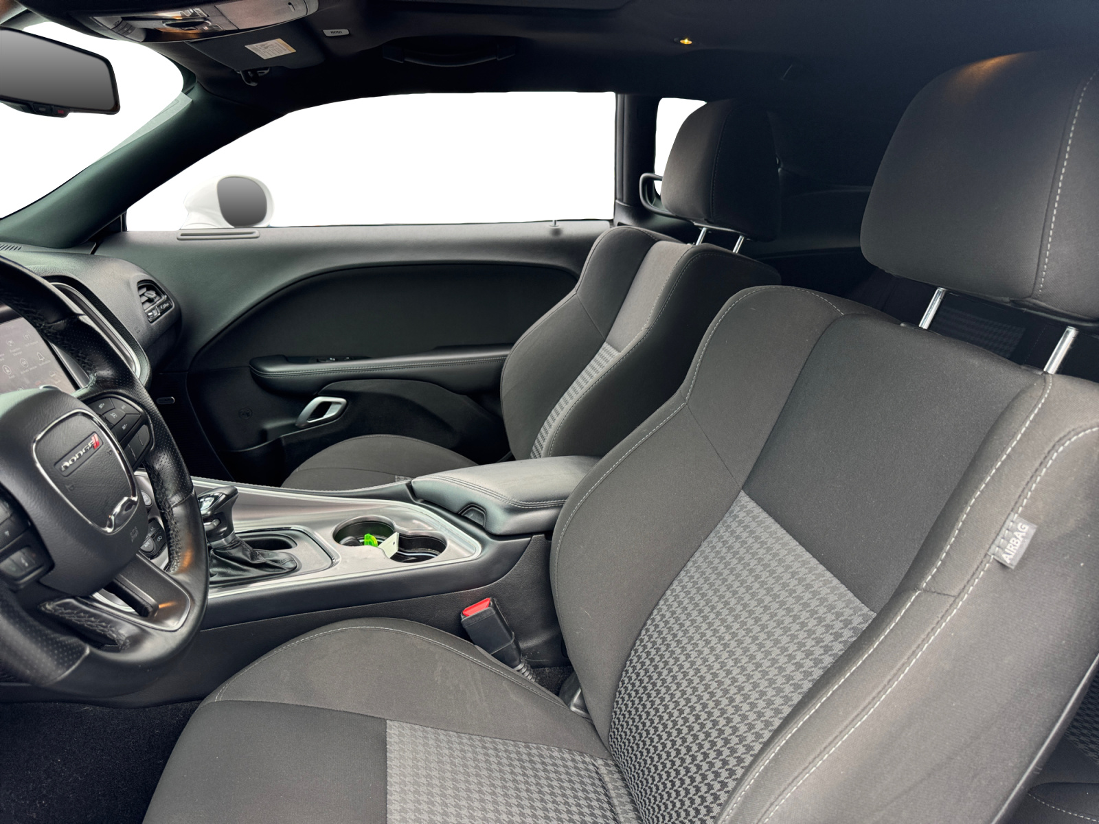 Dodge Challenger photo 9