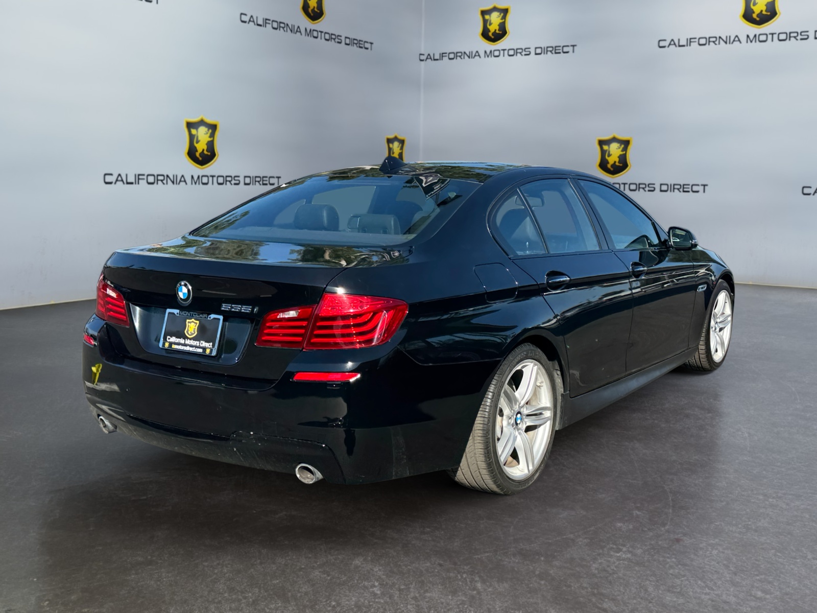 BMW 5 Series photo 2