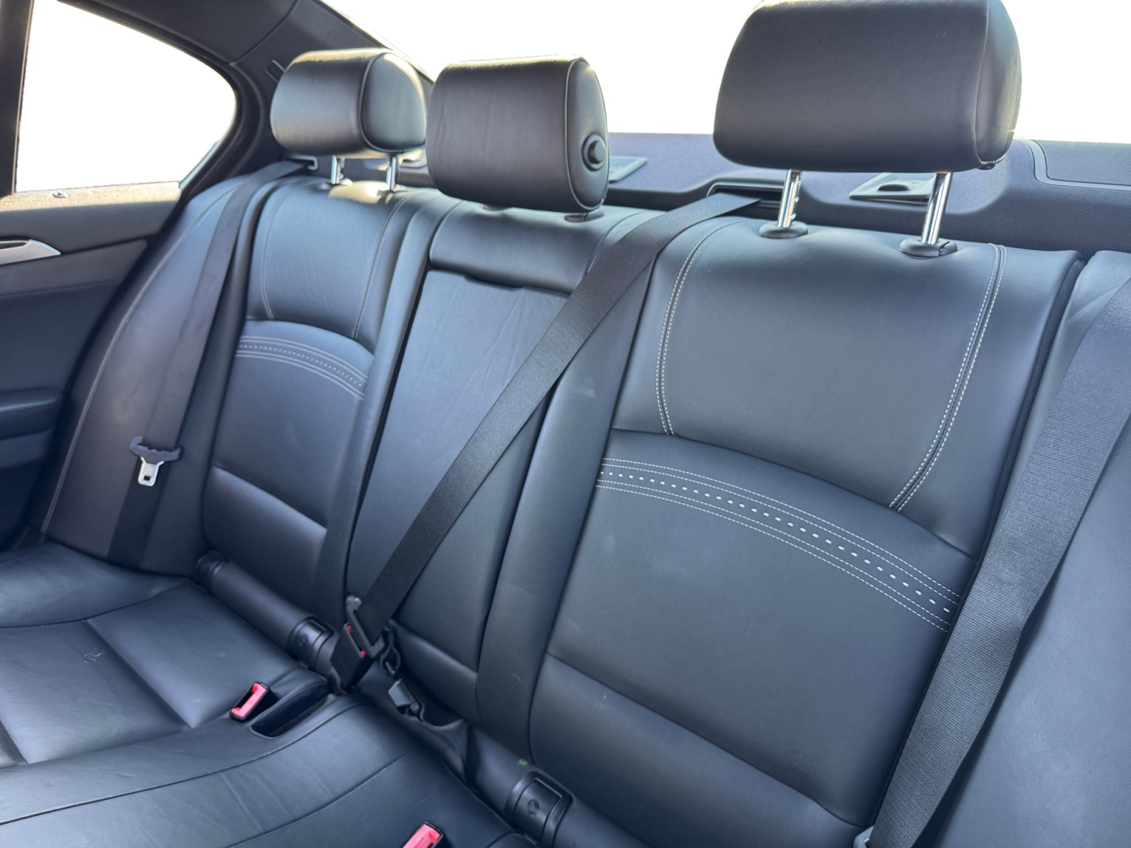 BMW 5 Series photo 10