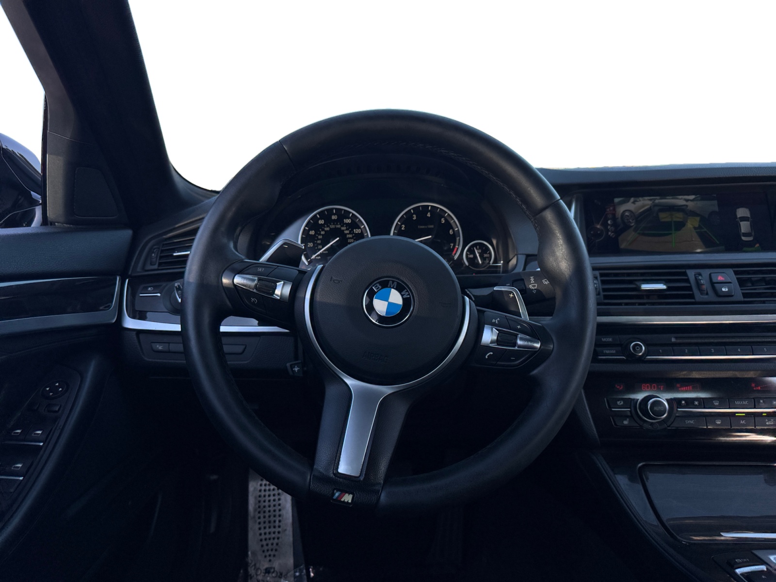 BMW 5 Series photo 9