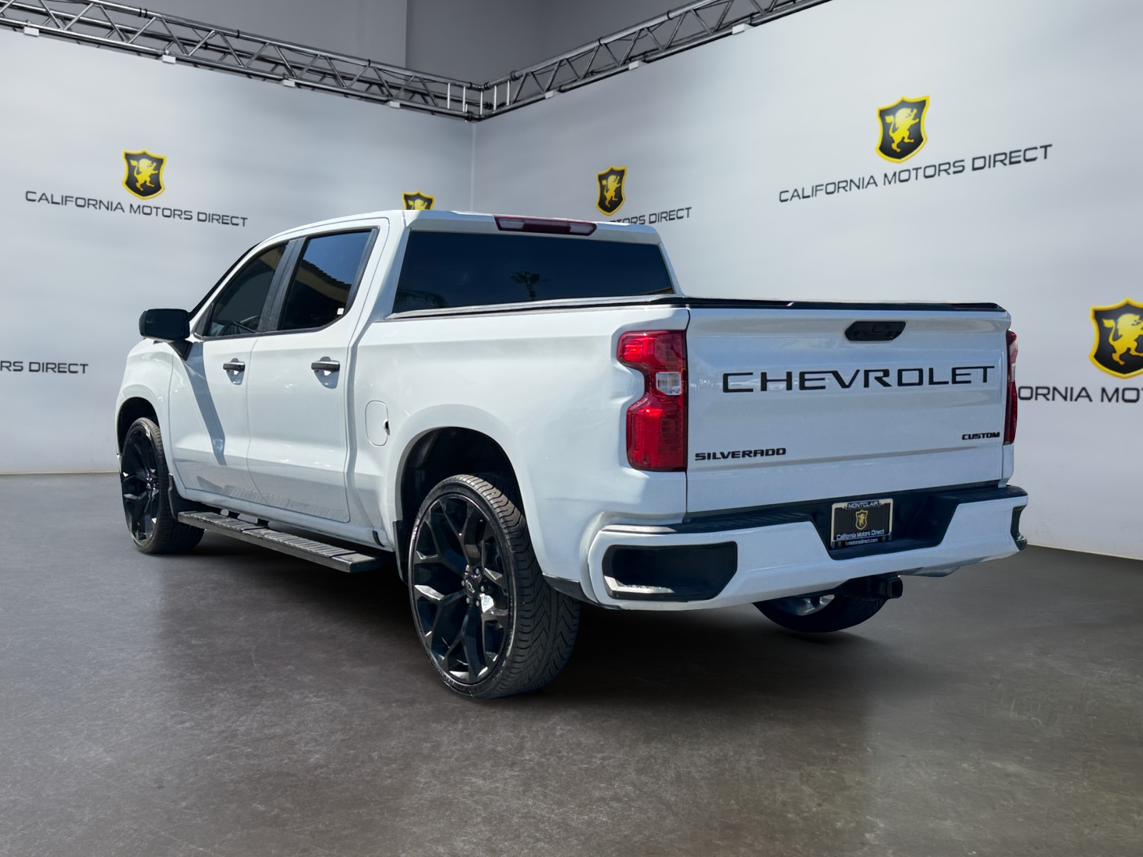 Chevrolet Silverado photo 3
