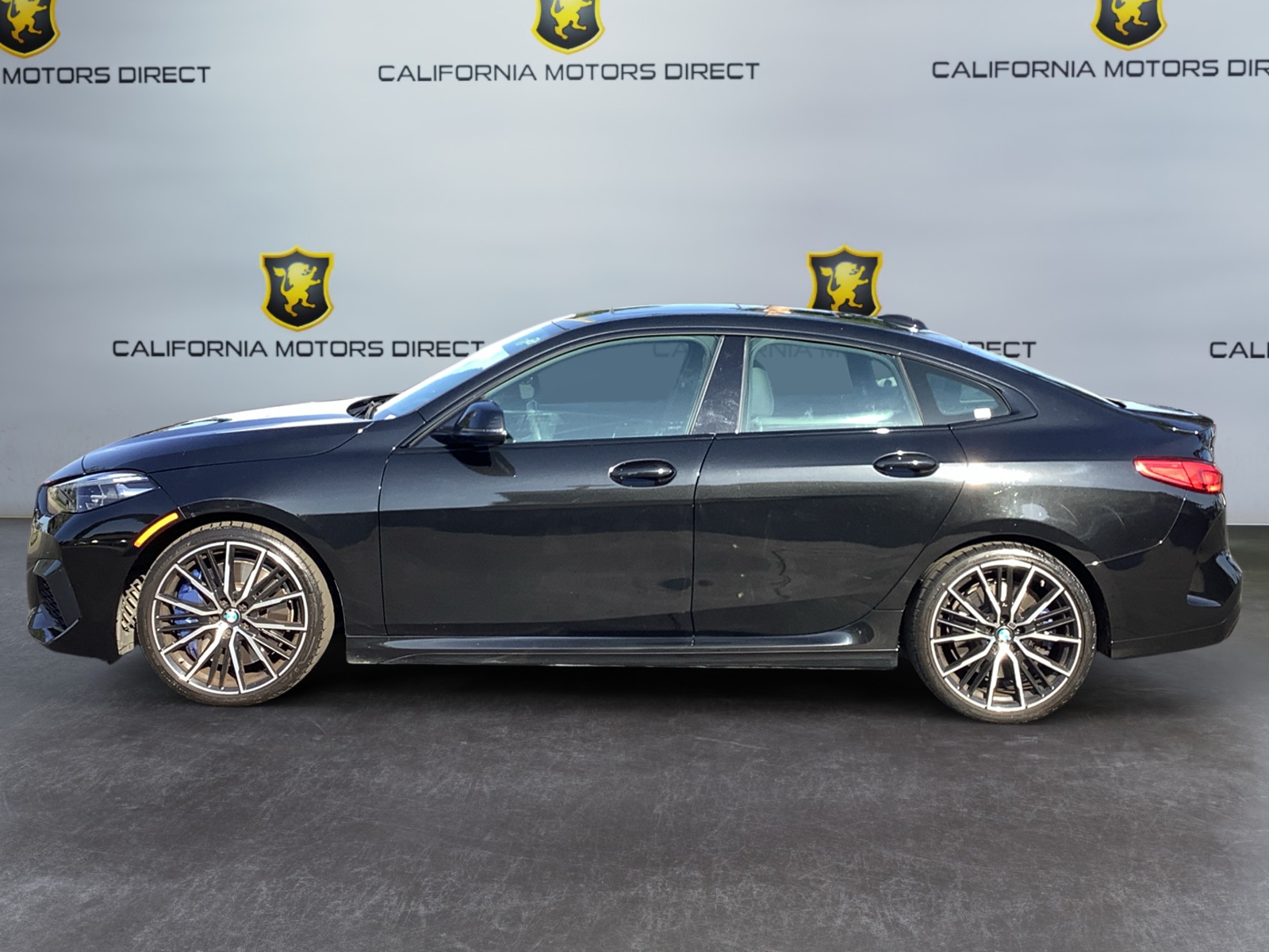 BMW 2 Series photo 2