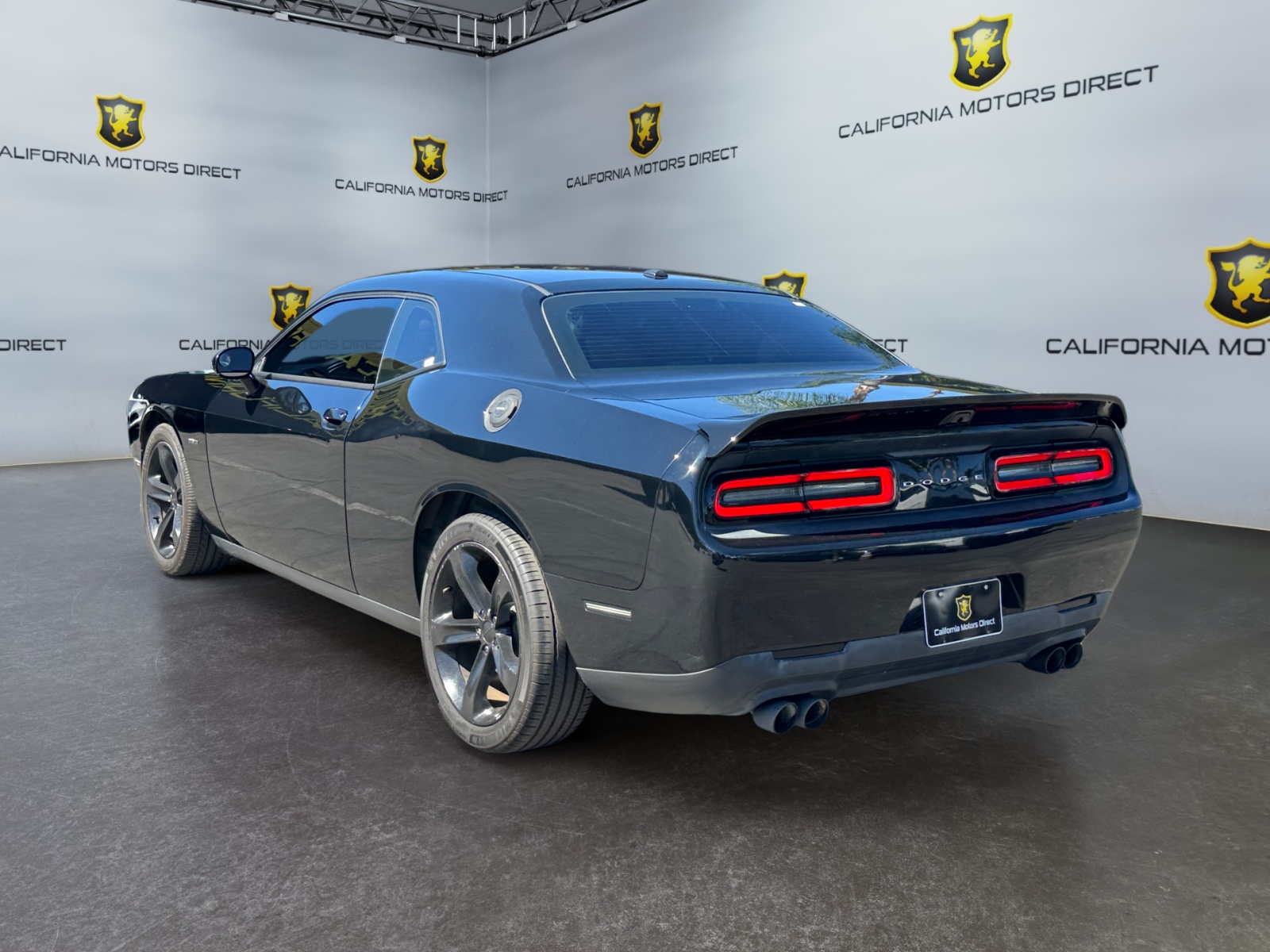 Dodge Challenger photo 3