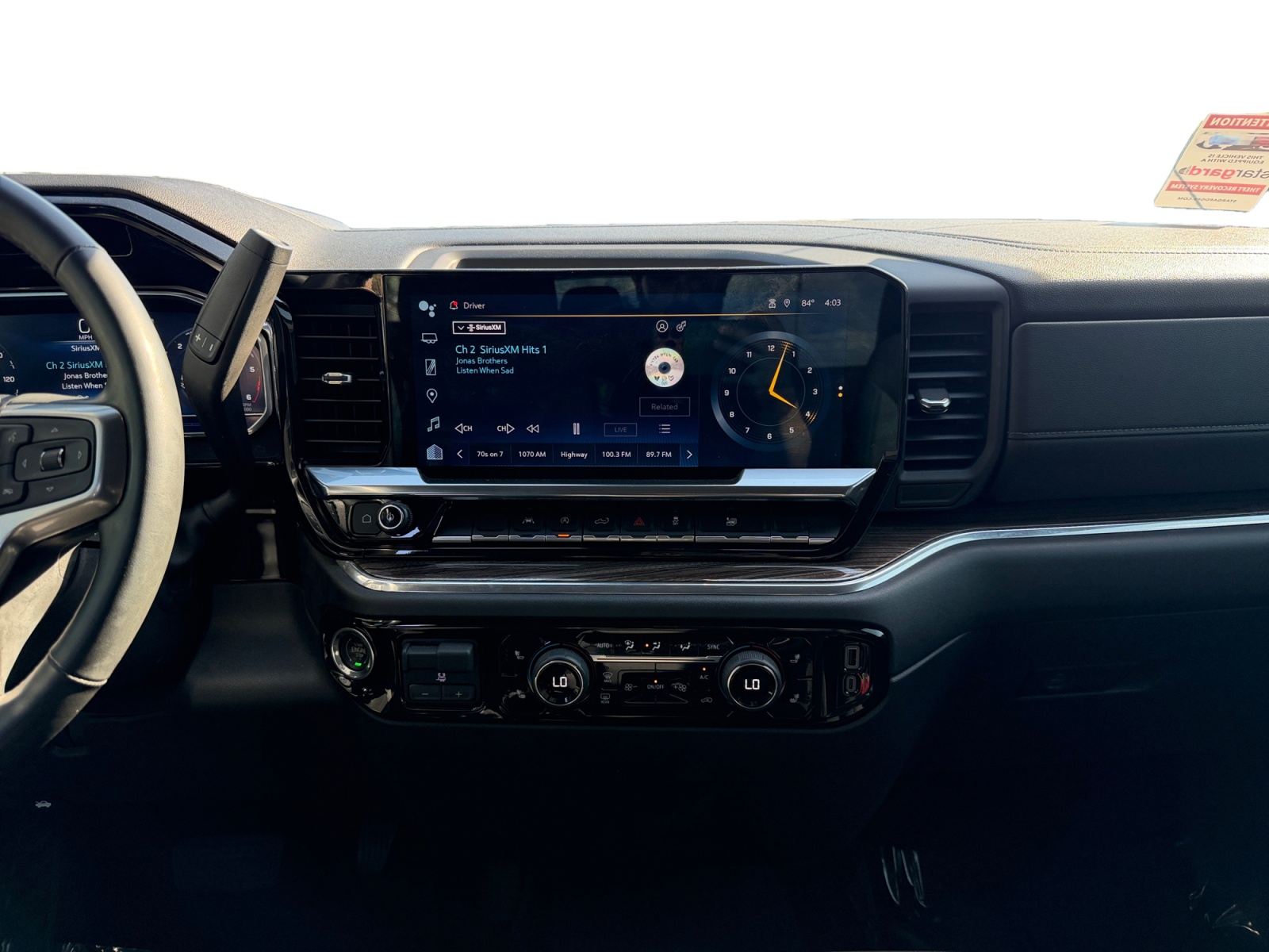 Chevrolet Silverado photo 11