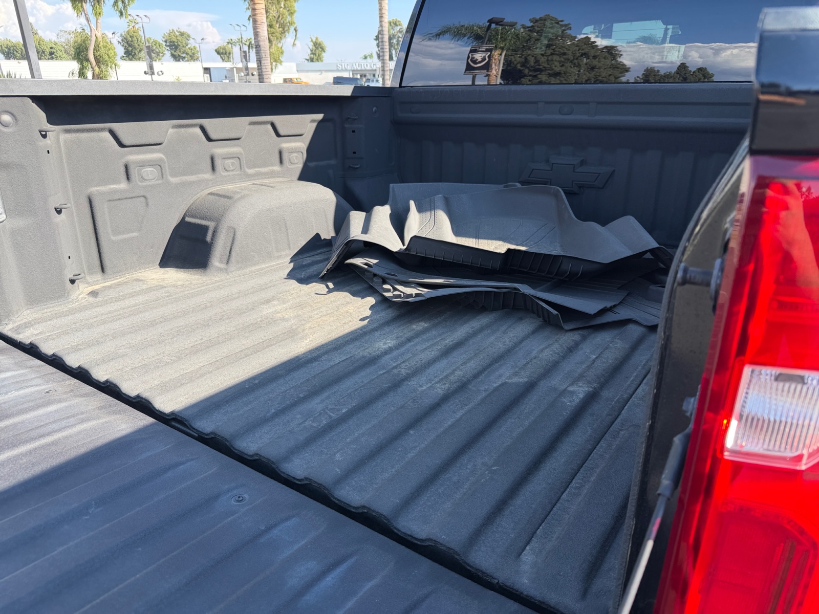 Chevrolet Silverado photo 19