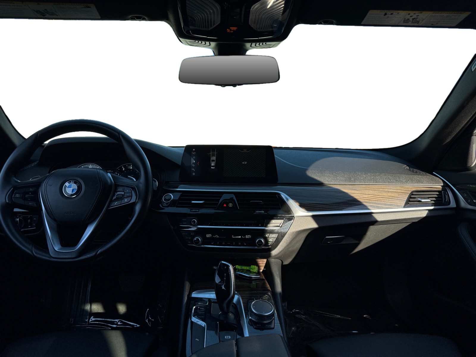 BMW 5 Series photo 10