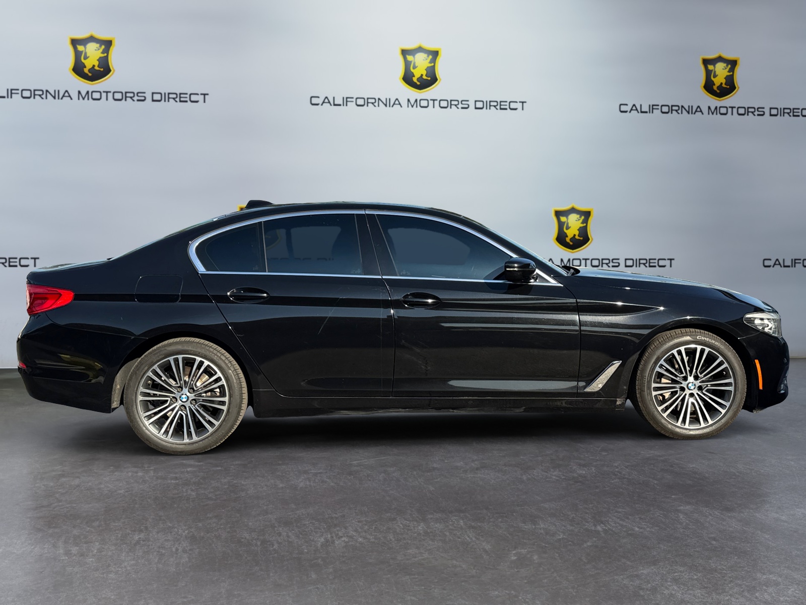 BMW 5 Series photo 6