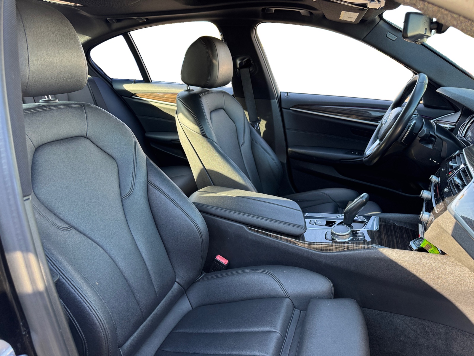 BMW 5 Series photo 15