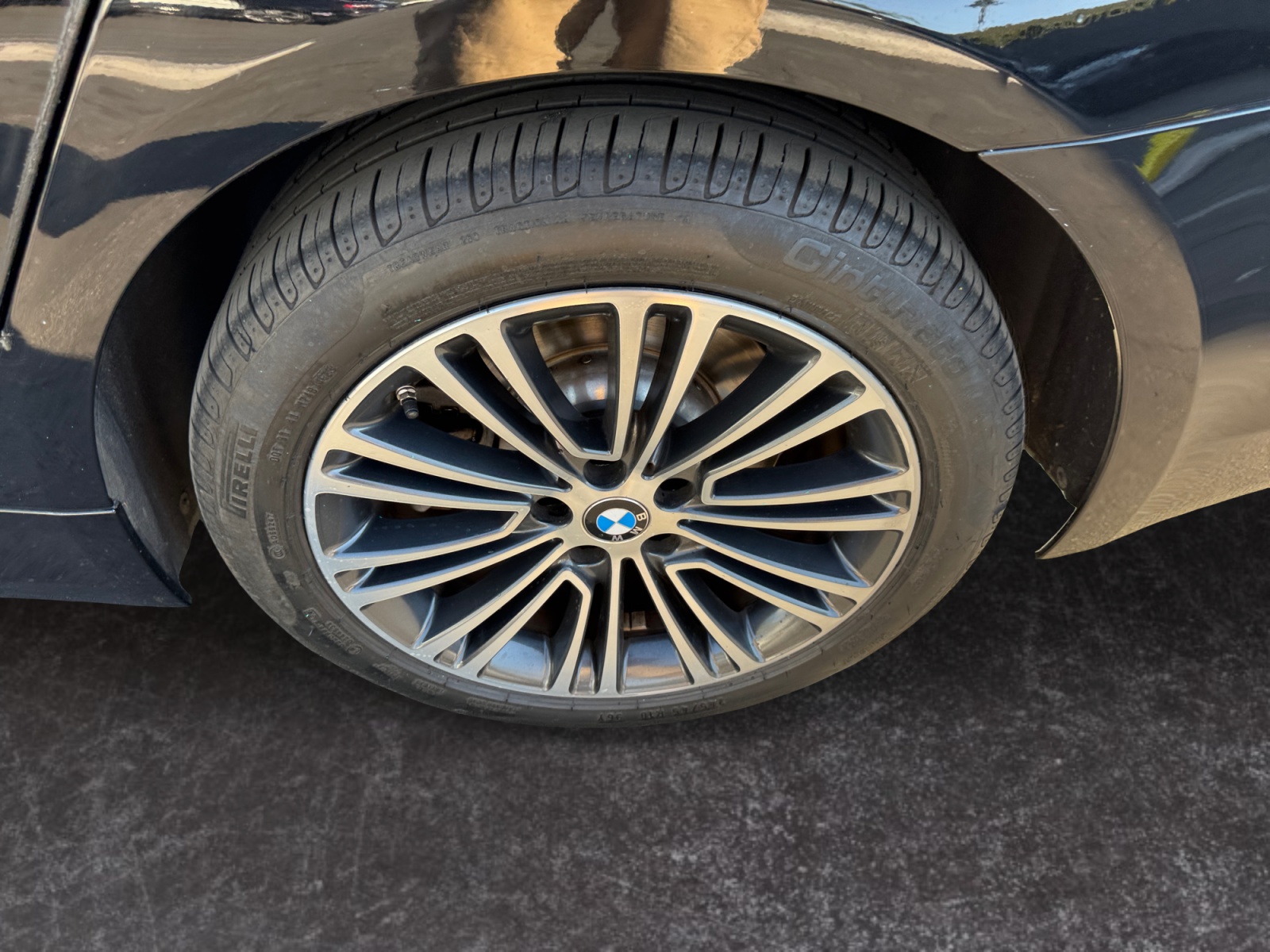BMW 5 Series photo 14