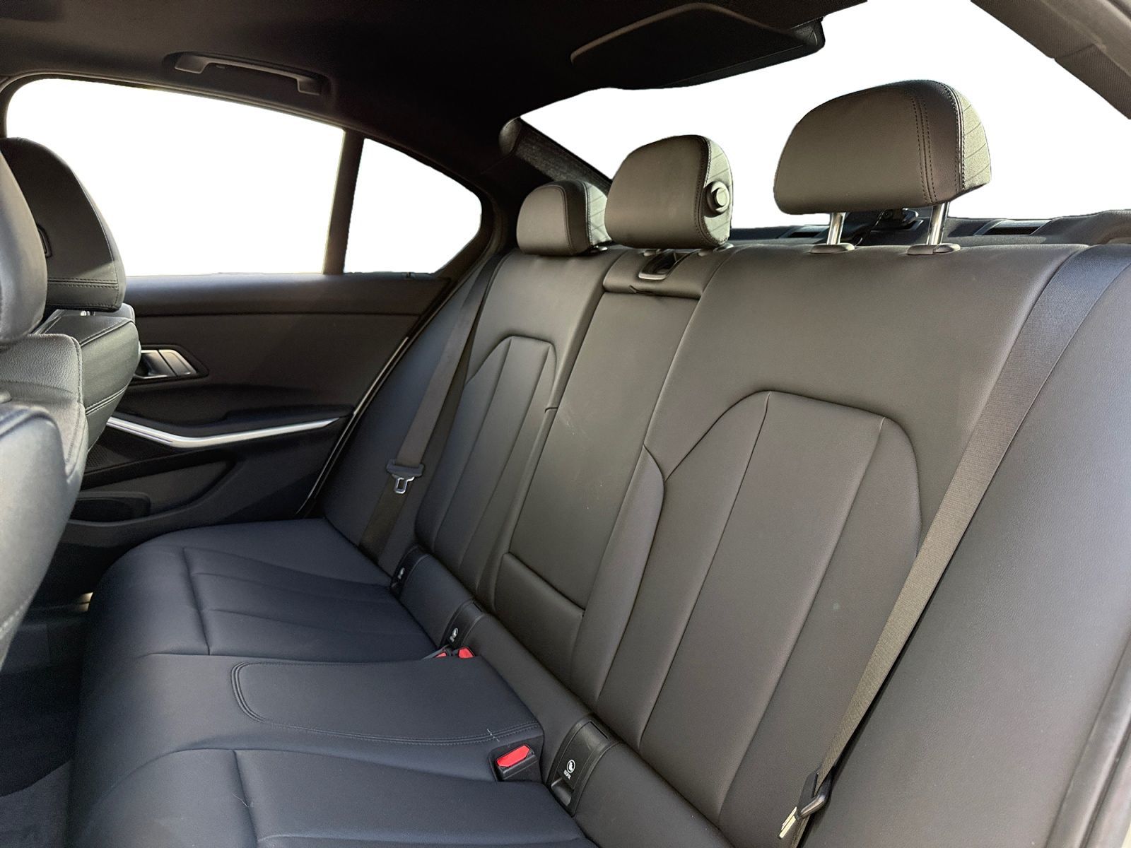 BMW 3 Series photo 13