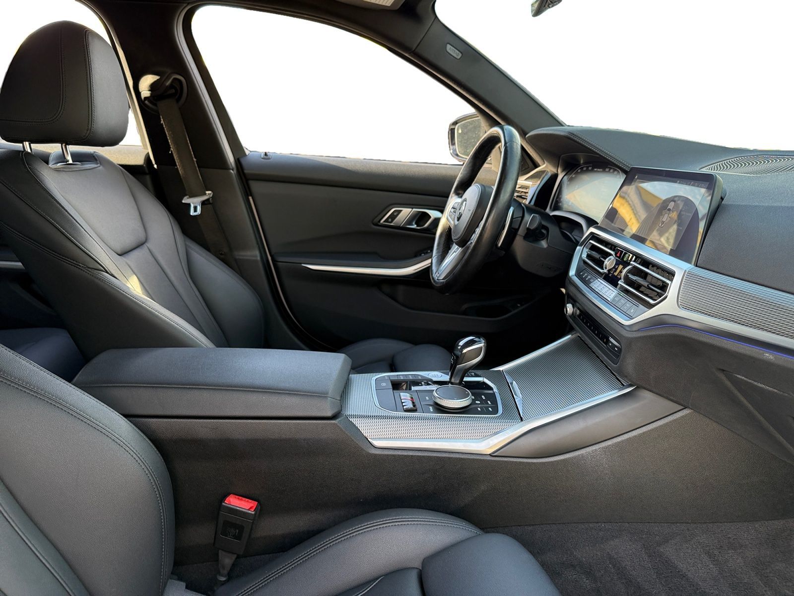 BMW 3 Series photo 14