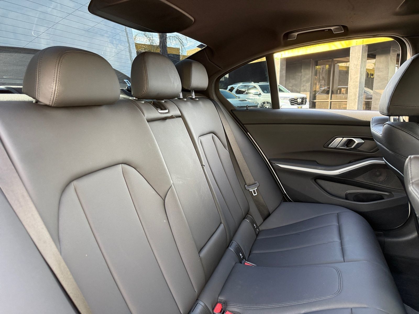 BMW 3 Series photo 18