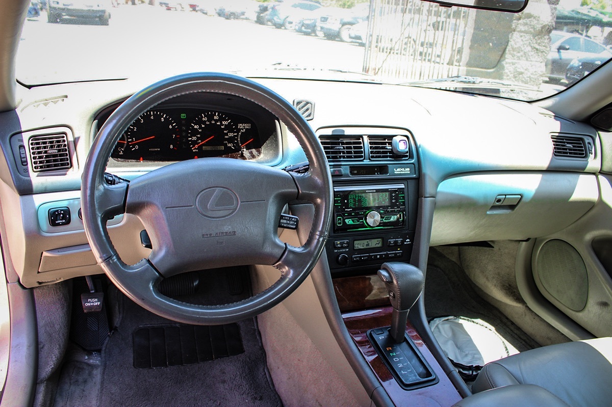 Sold 1999 Lexus ES 300 Luxury Sport Sdn in Montclair