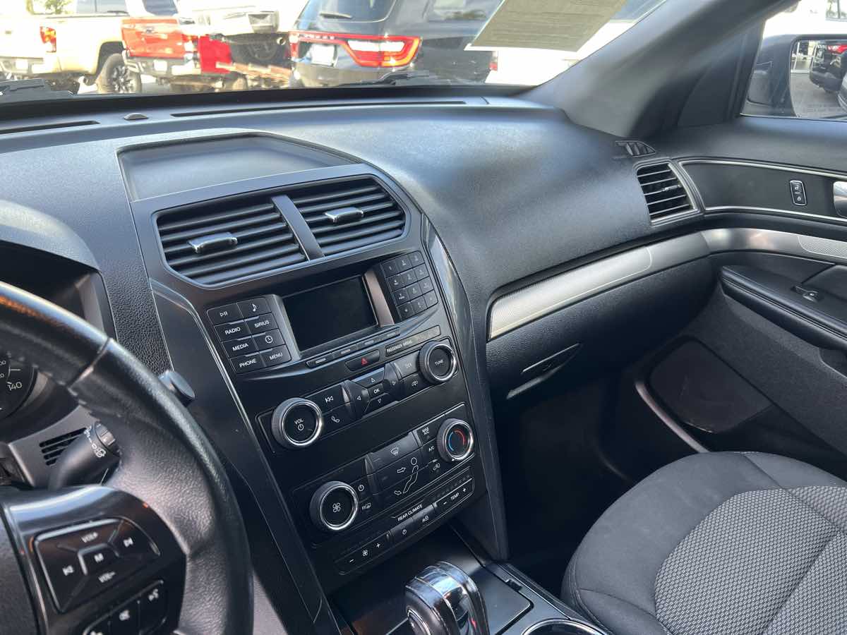 2018 Ford Explorer XLT - Photo 9