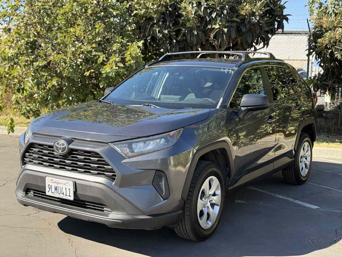 2020 Toyota RAV4 LE