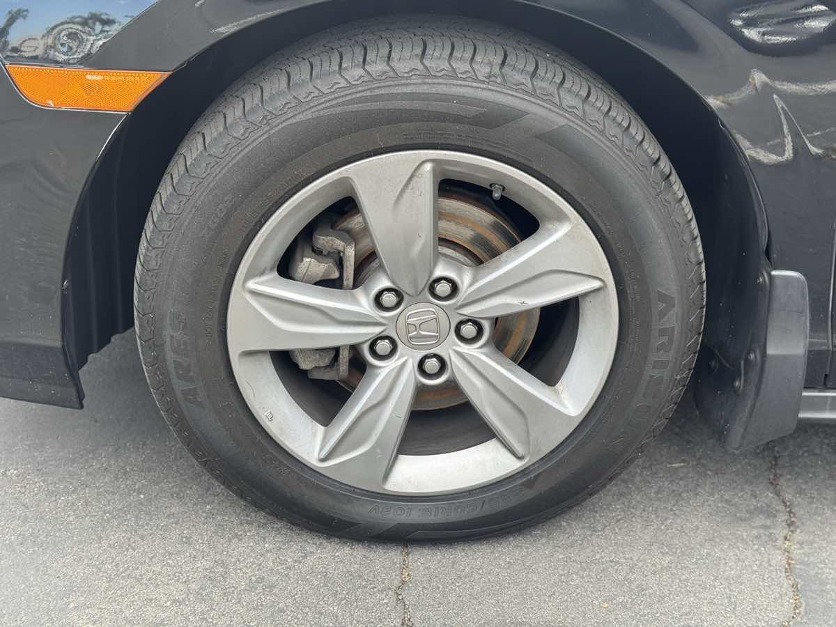 2018 Honda Odyssey EX-L - Photo 3