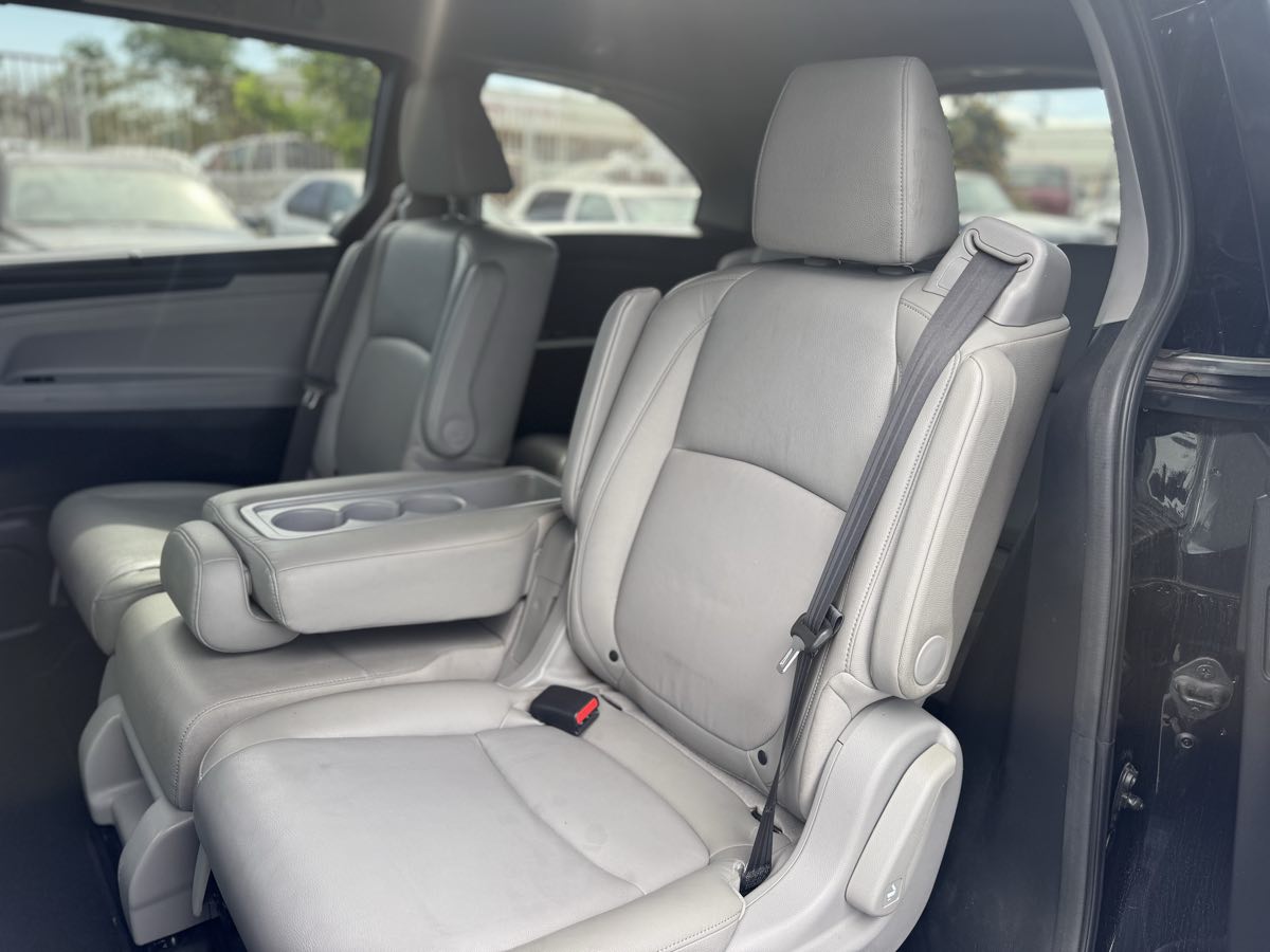 2018 Honda Odyssey EX-L - Photo 12