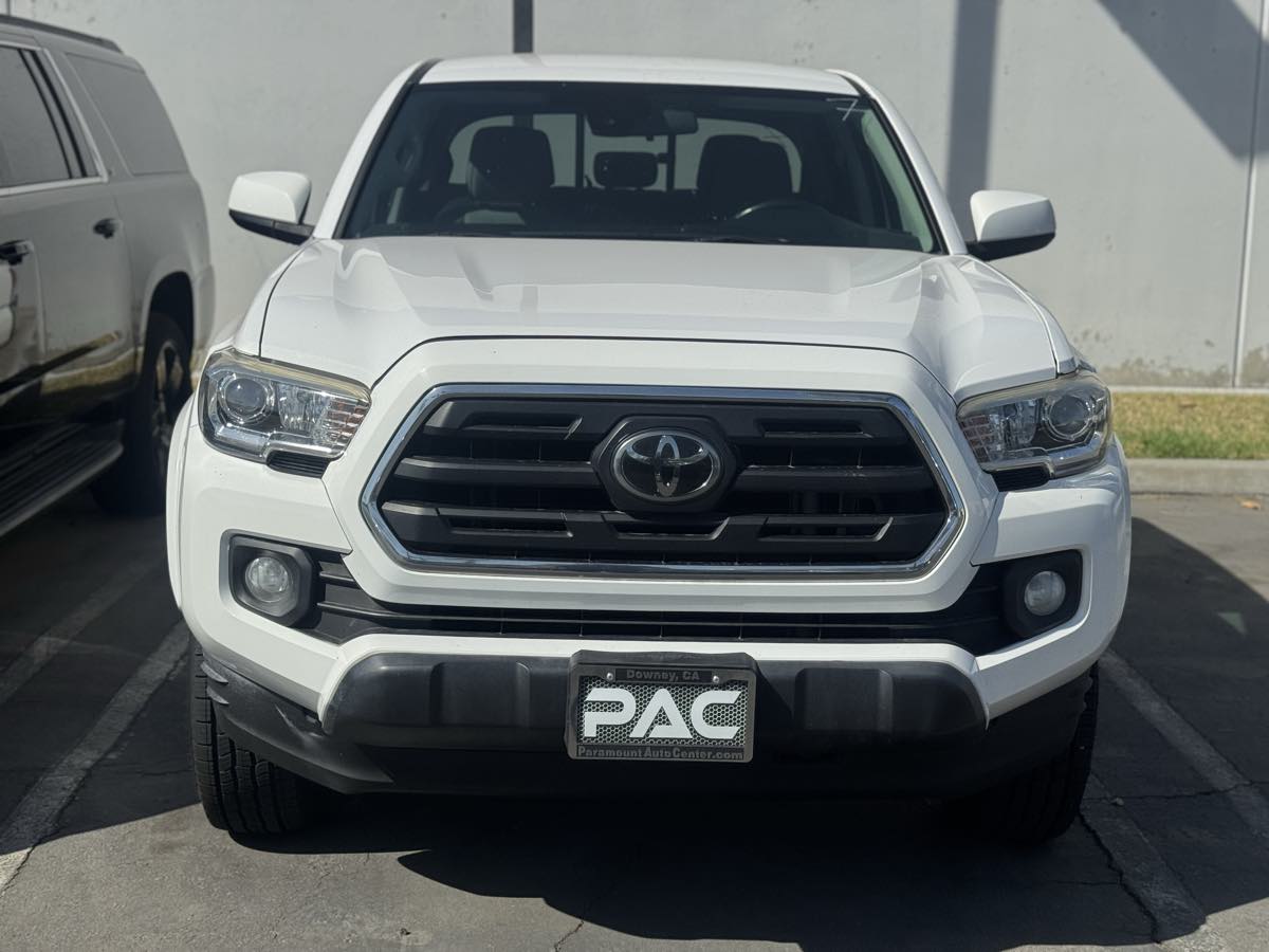 2018 Toyota Tacoma SR5 - Photo 2